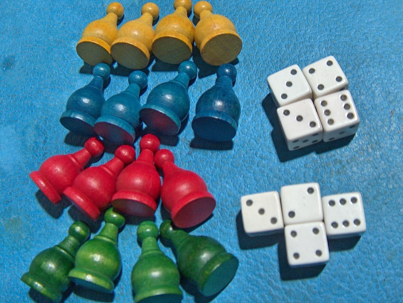 16 wood PARCHEESI pawns movers 4 of red blue green yellow dice
