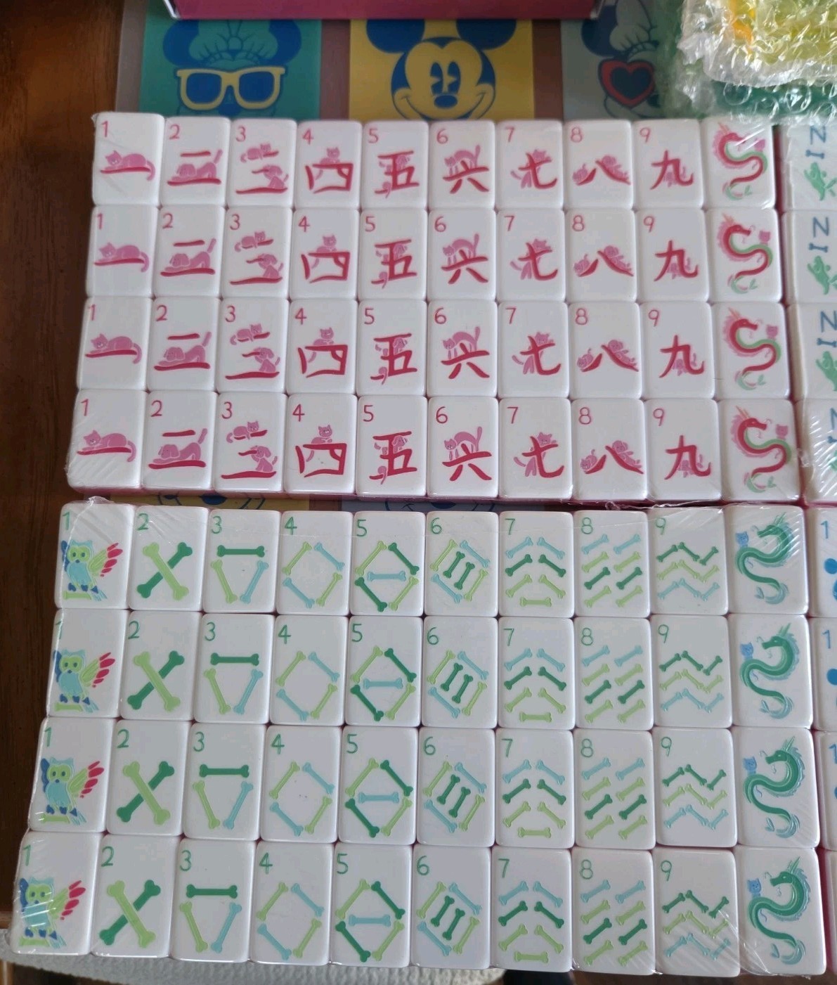 Dogs and Cats Themed Mahjong Engraved 160 Tile Set Acrylic Trays, Mat, Bag, Case