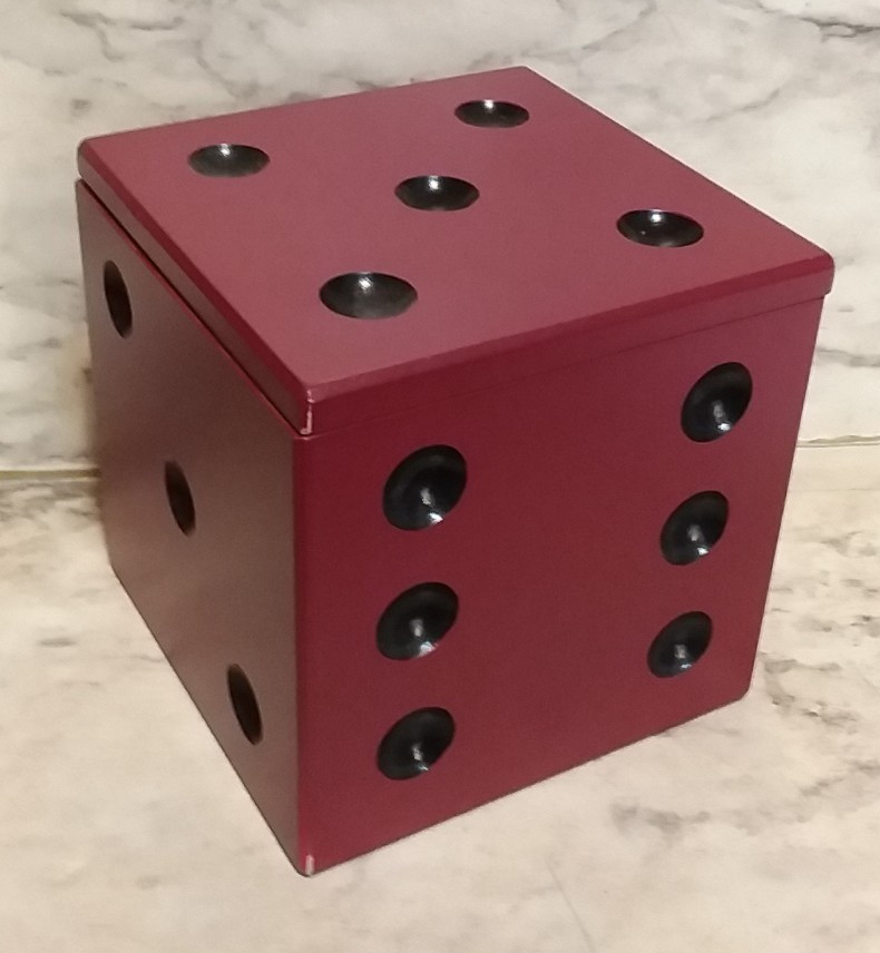 LIARS DICE Game in Wood Die Cube Storage Box – COMPLETE – Front Porch Classics
