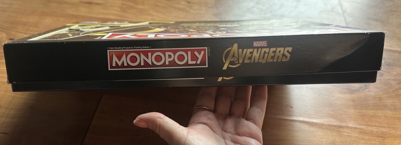 2018 Monopoly Marvel Avengers Movie Family Board Game Parker Brothers