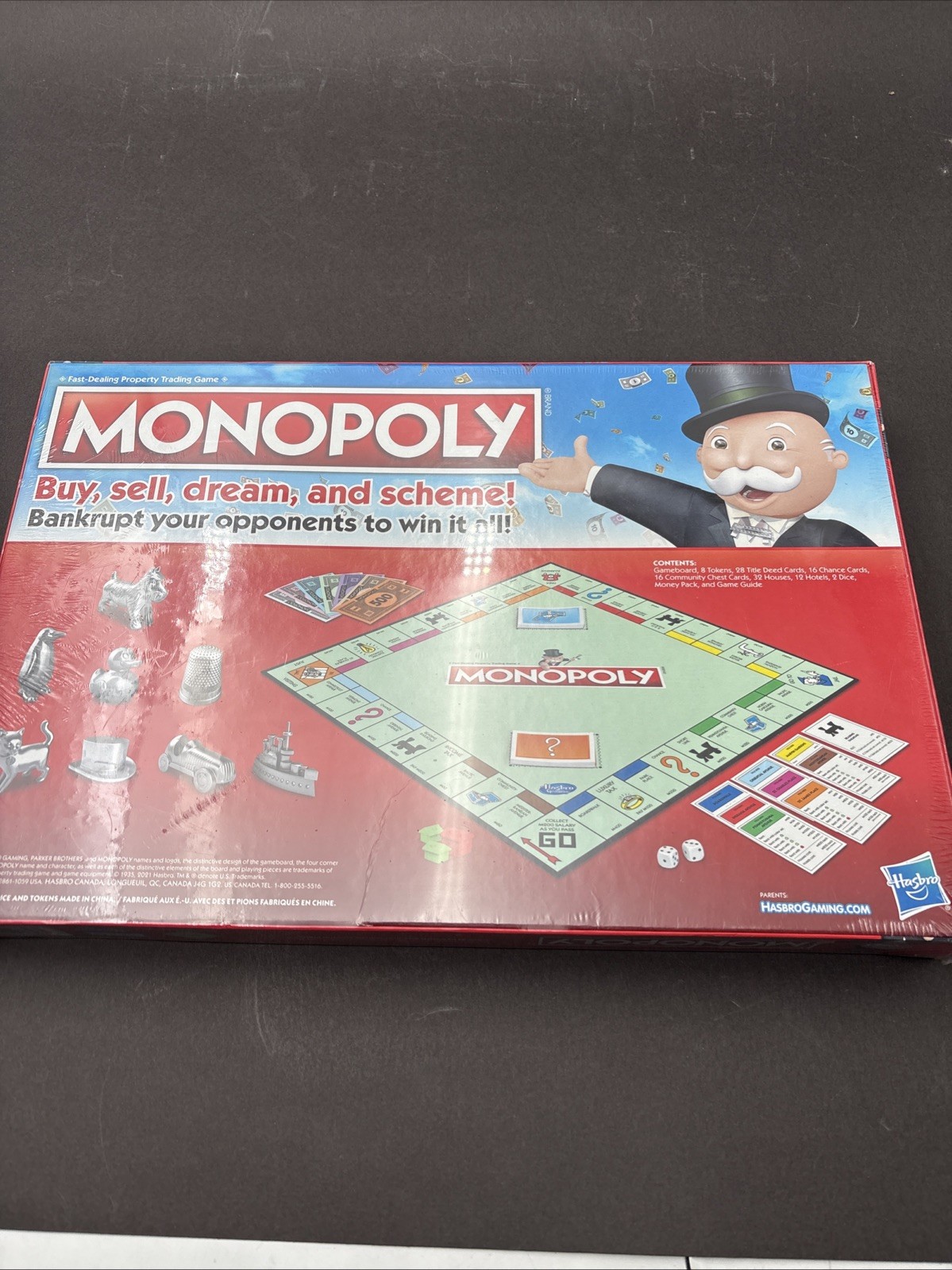 Hasbro Monopoly C1009 Classic Board Game, brand new with plastic still around it