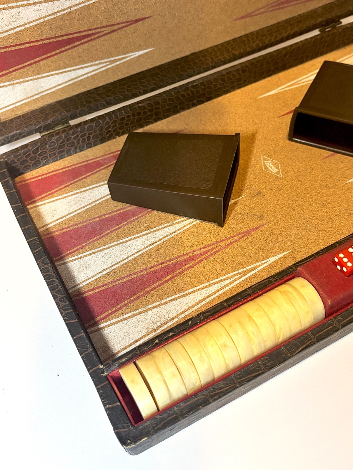 1970’s Vintage Lowe Deluxe Tournament Backgammon Set NO2401 Complete Very Good