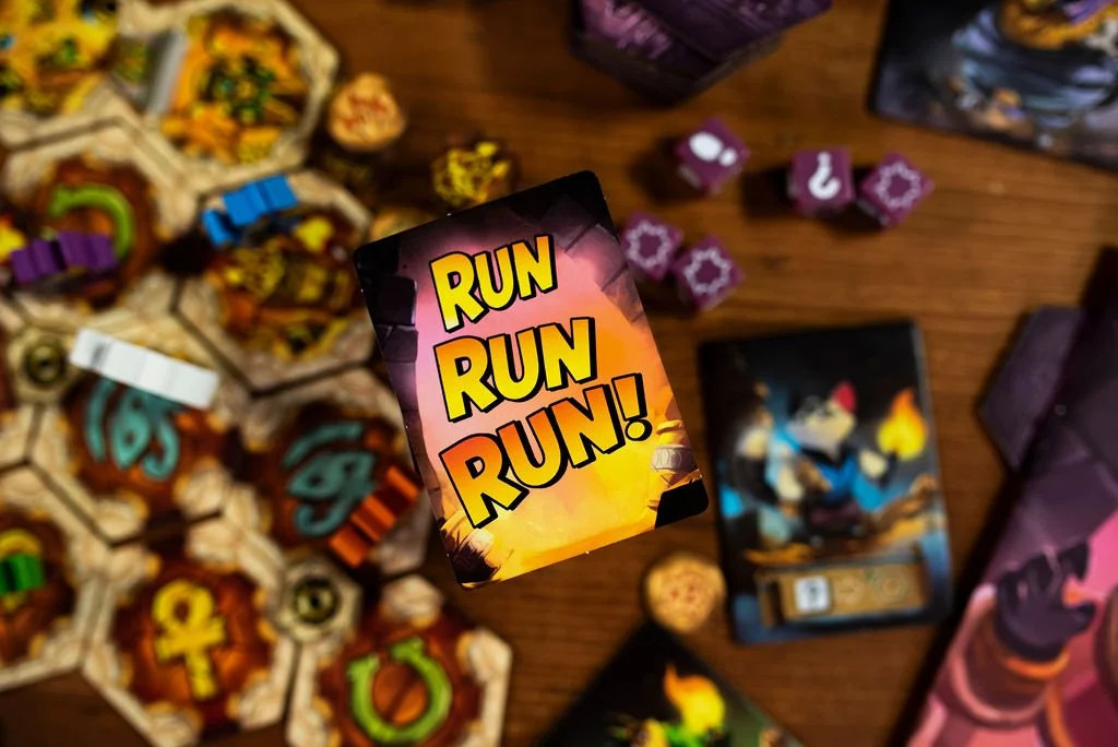 Run Run Run, Cooperative Board Game with Cat Adventurers in a Pyramid, 1 to 4