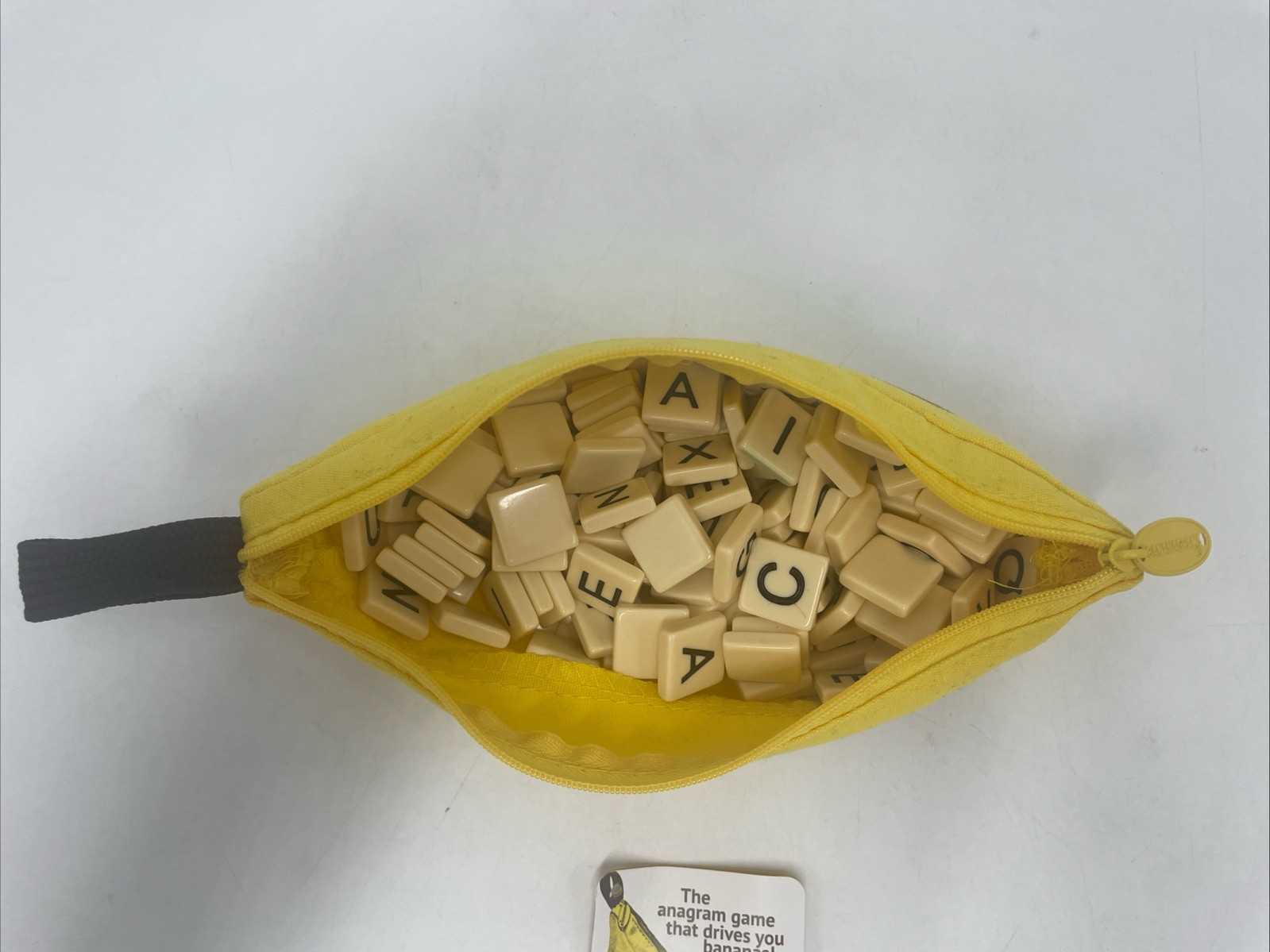 Bananagrams Game Crossword Word Play Complete 144 Pieces Zip Bag & Original Tag