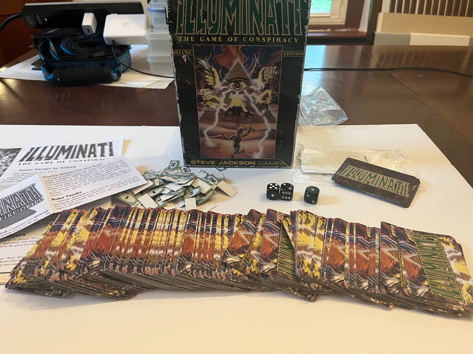 Illuminati Deluxe Edition Game 1999 plus Bavarian Fire Drill Expansion 2007