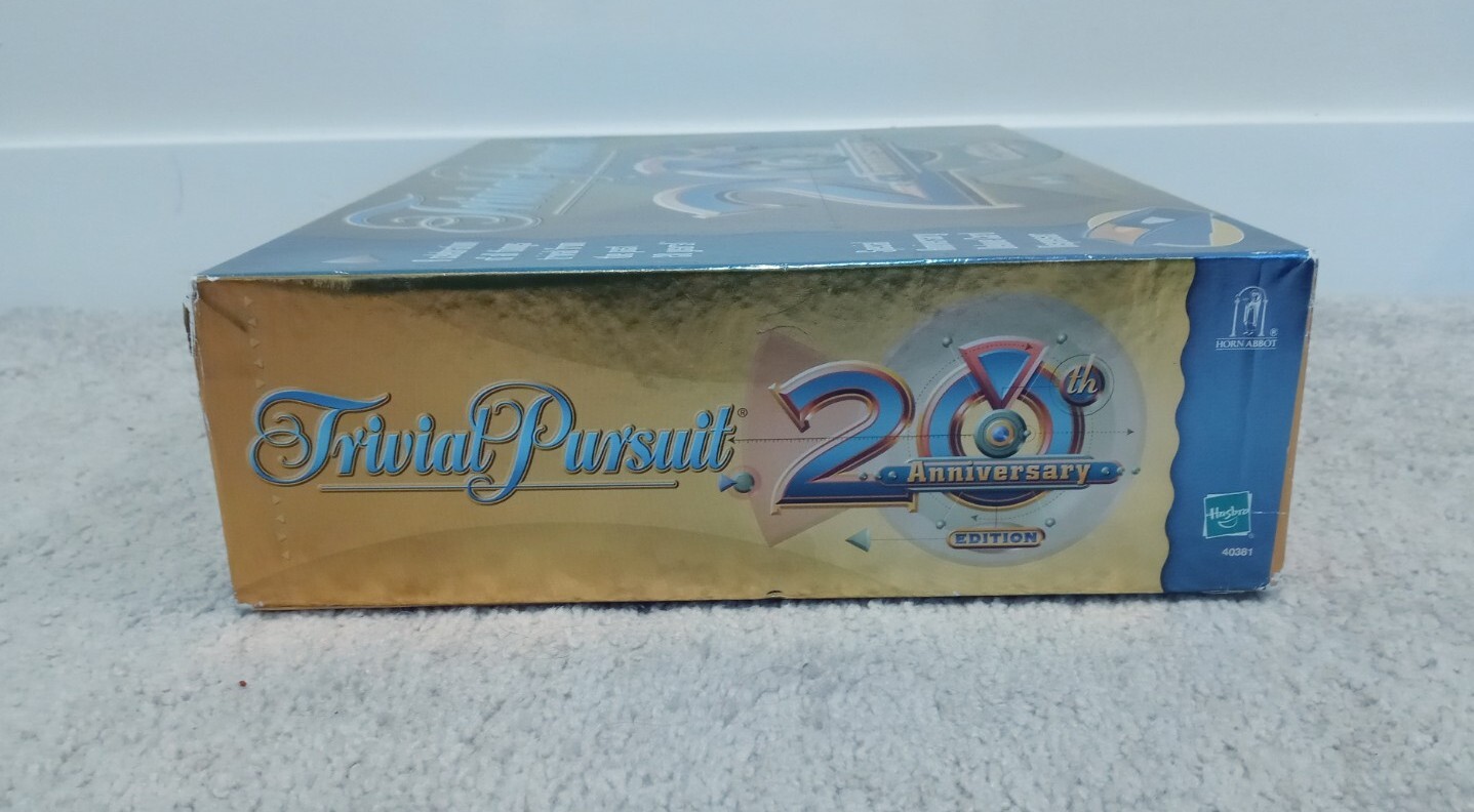 TRIVIAL PURSUIT 20TH ANNIVERSARY Edition Family Board Trivia Game – New SEALED