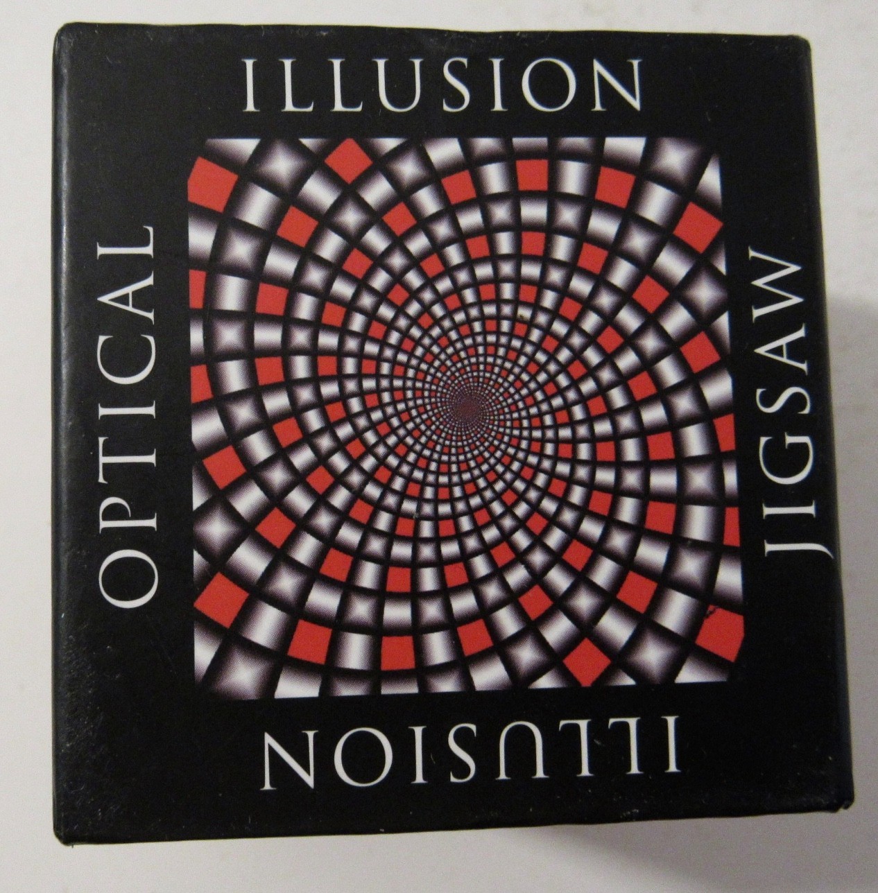 Optical Illusion Jigsaw Puzzle Op Art – 100 pieces sealed in plastic – ages 8+