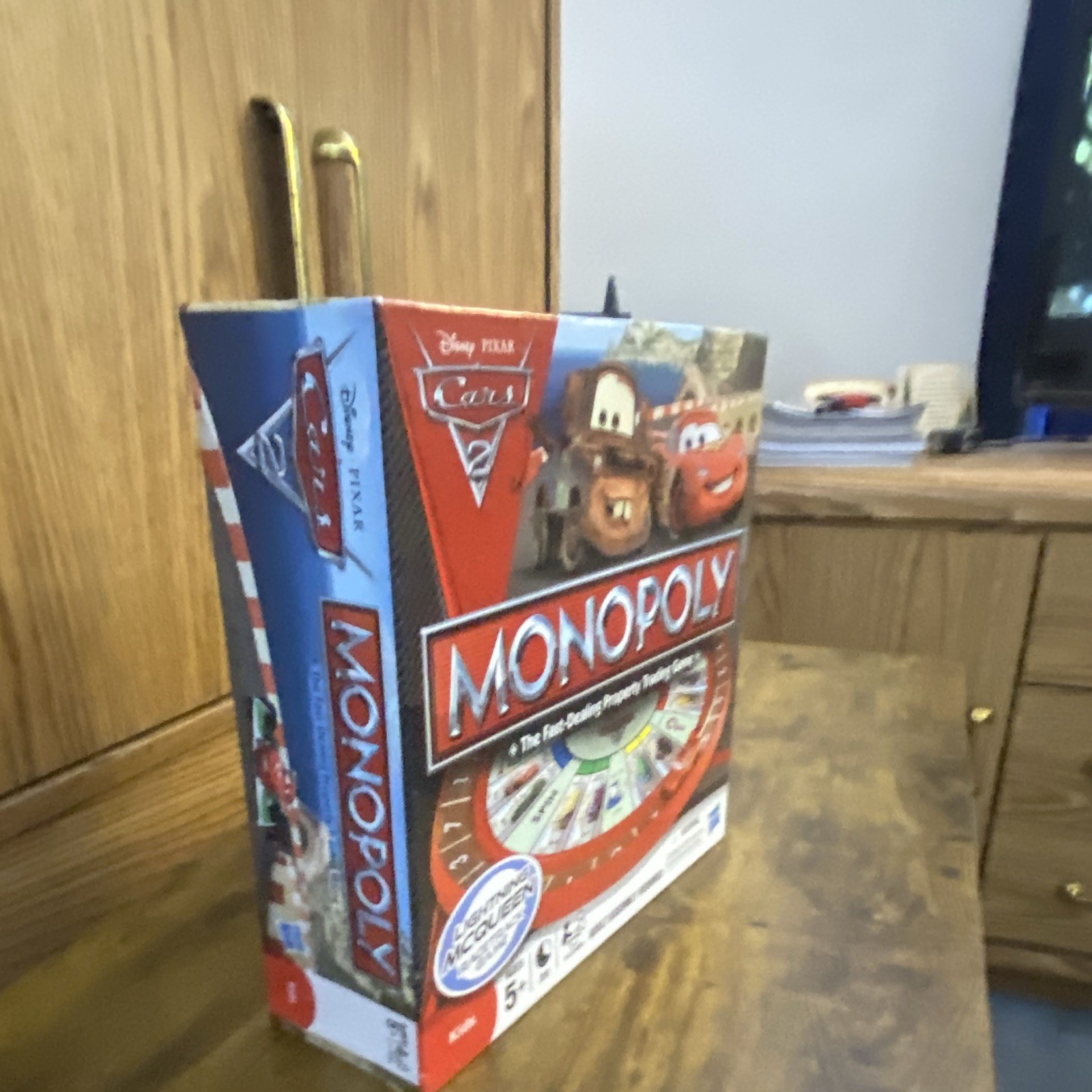Hasbro Monopoly Disney Pixar Cars 2 Lightning McQueen Racetrack Game