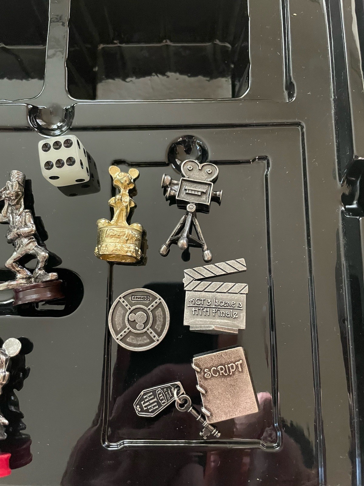2007 Clue Twilight Zone Tower Of Terror Disney Parks Exclusive Tin Game Complete
