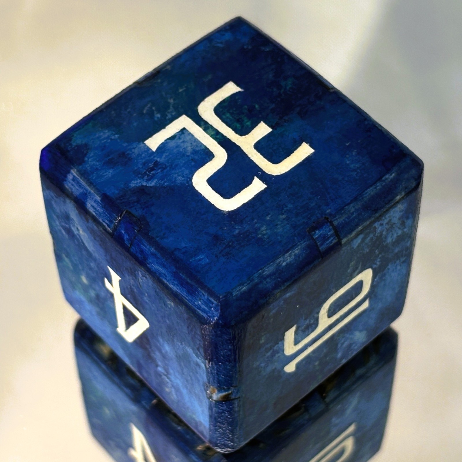 Blue Bengal – Deep Blue Roar – Backgammon Doubling Cube 36mm