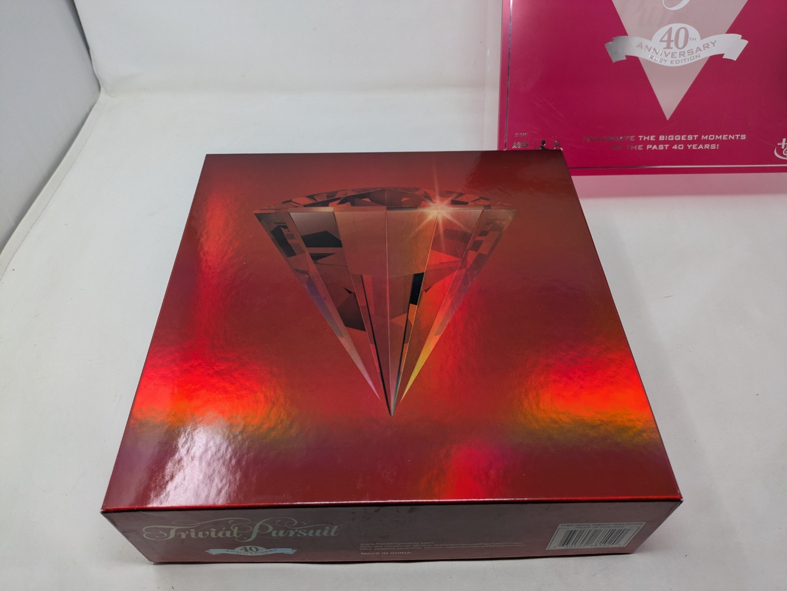 Hasbro Trivial Pursuit 40th Anniversary Ruby Edition Board Game 100% Complete!