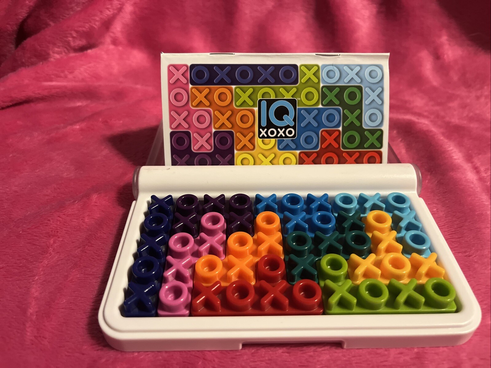 SmartGames IQ XOXO Travel Game with 120 Challenges