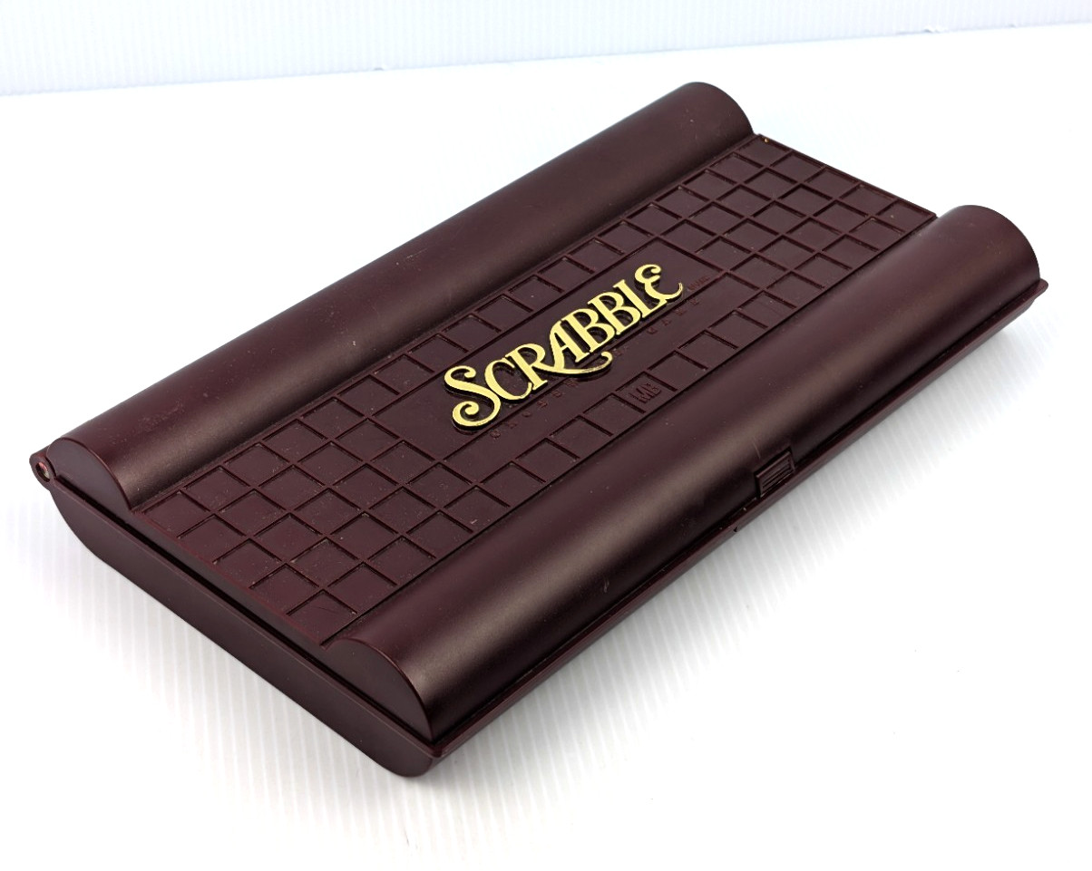 Milton Bradley SCRABBLE Deluxe Travel Edition Folding Board 100 Wood Tiles 100%