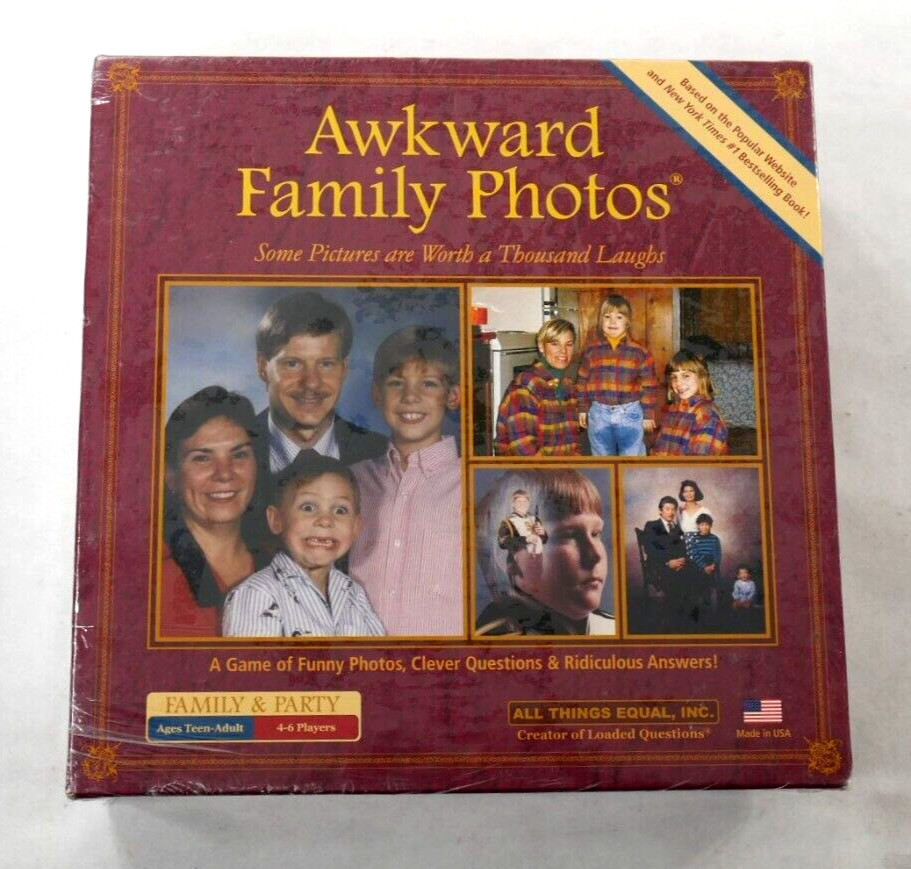Awkward Family Photos Board Game Teen-Adult 4-6 Players Family and Party New