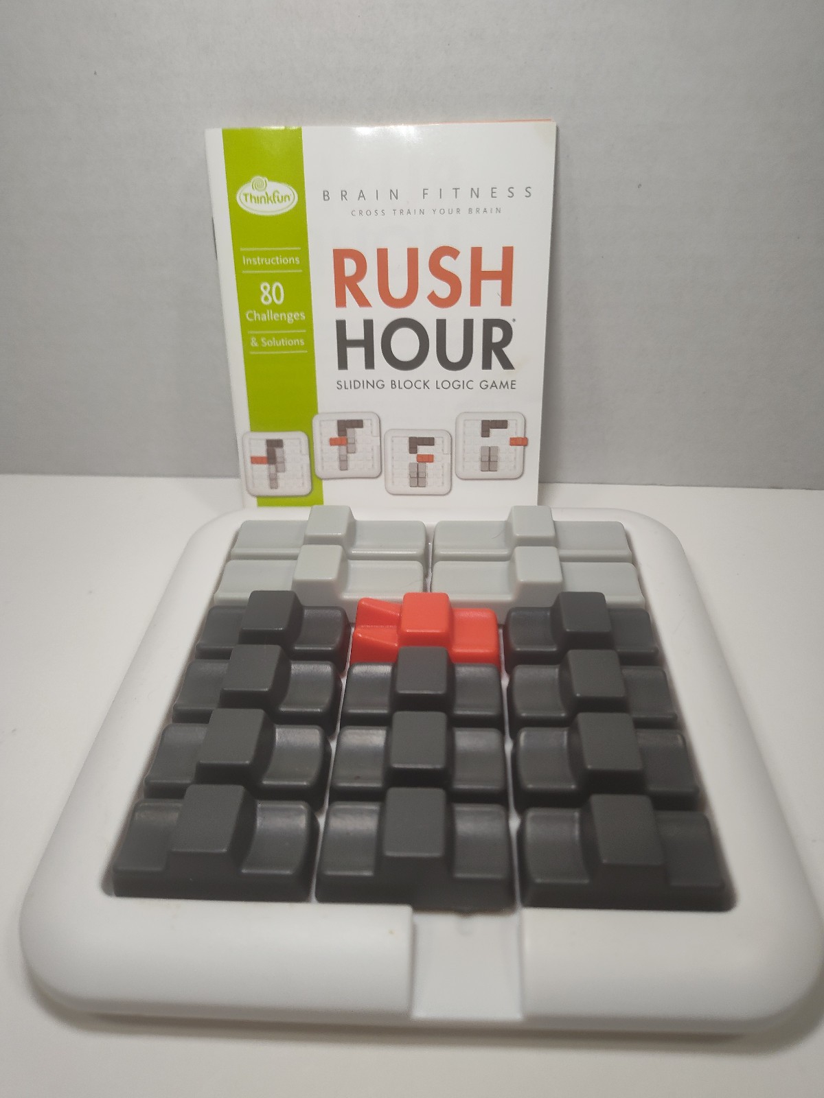 ThinkFun Rush Hour Game Complete 80 Challenges Sliding Block Logic Brain Teaser