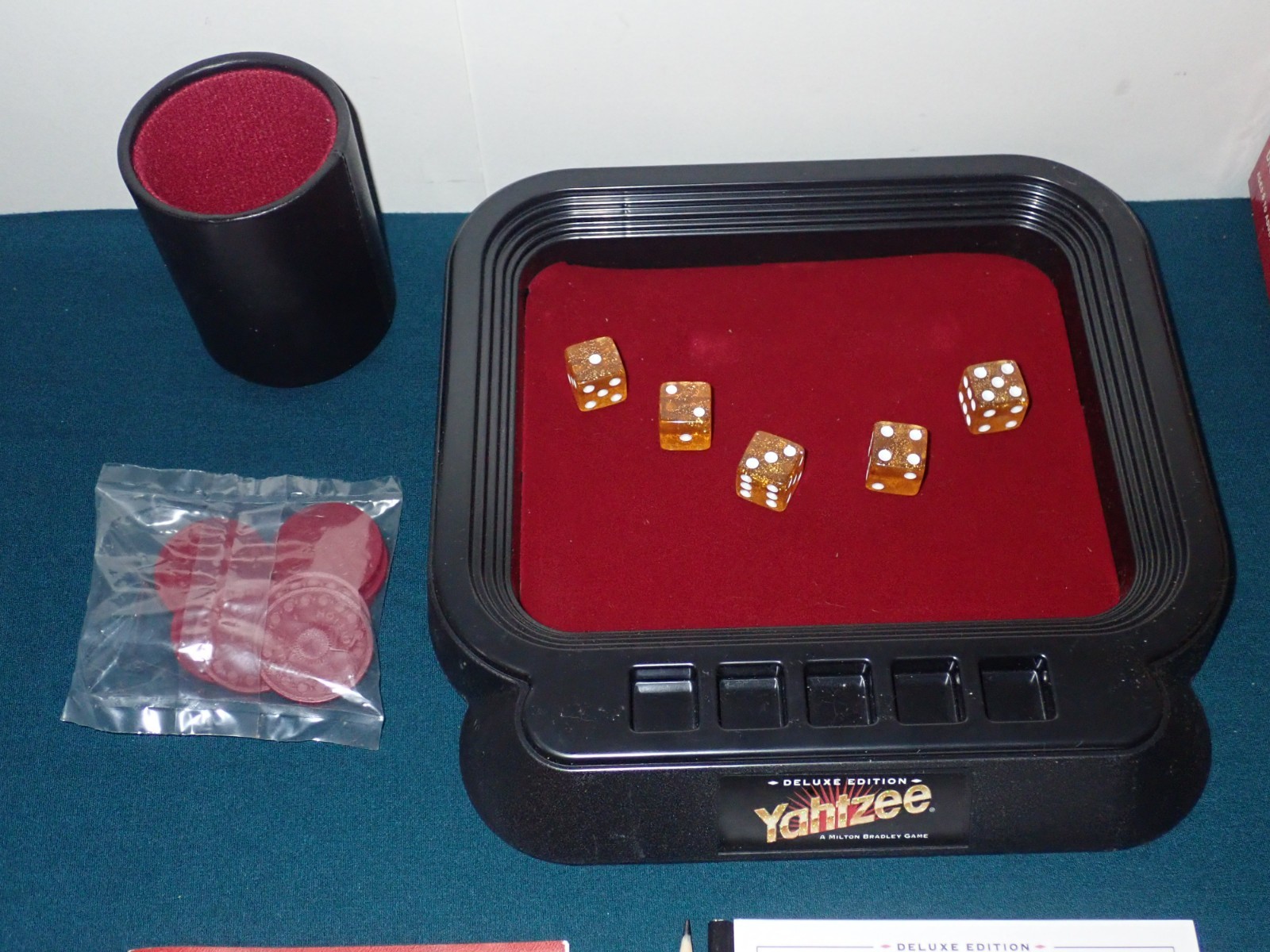 Yahtzee Deluxe Edition 1997 Gold Dice