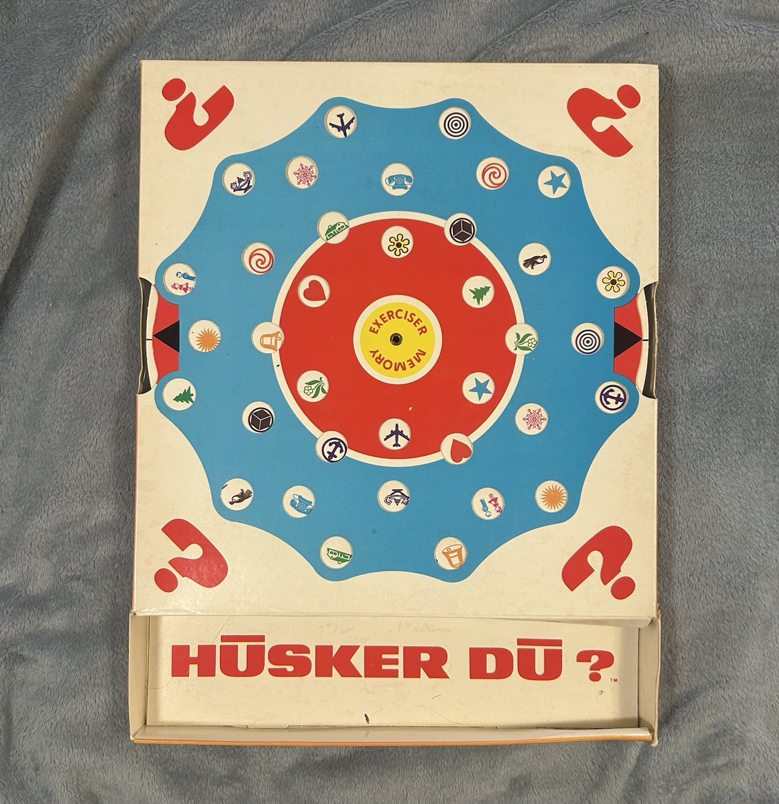 Vintage 1970 Husker Du? Regina Memory Matching Board Game
