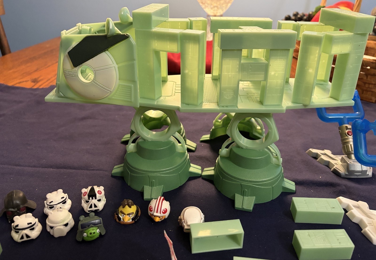 Hasbro Angry Birds Star Wars AT-AT Attack Game w/ Instructions
