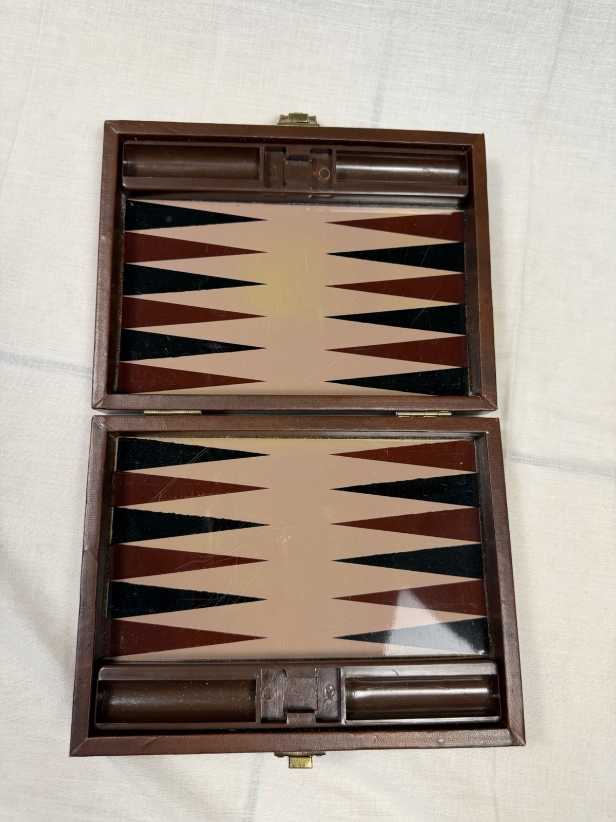 Backgammon Strategy Board Game Folding Brown Case w/ Latch, Complete 2-Player