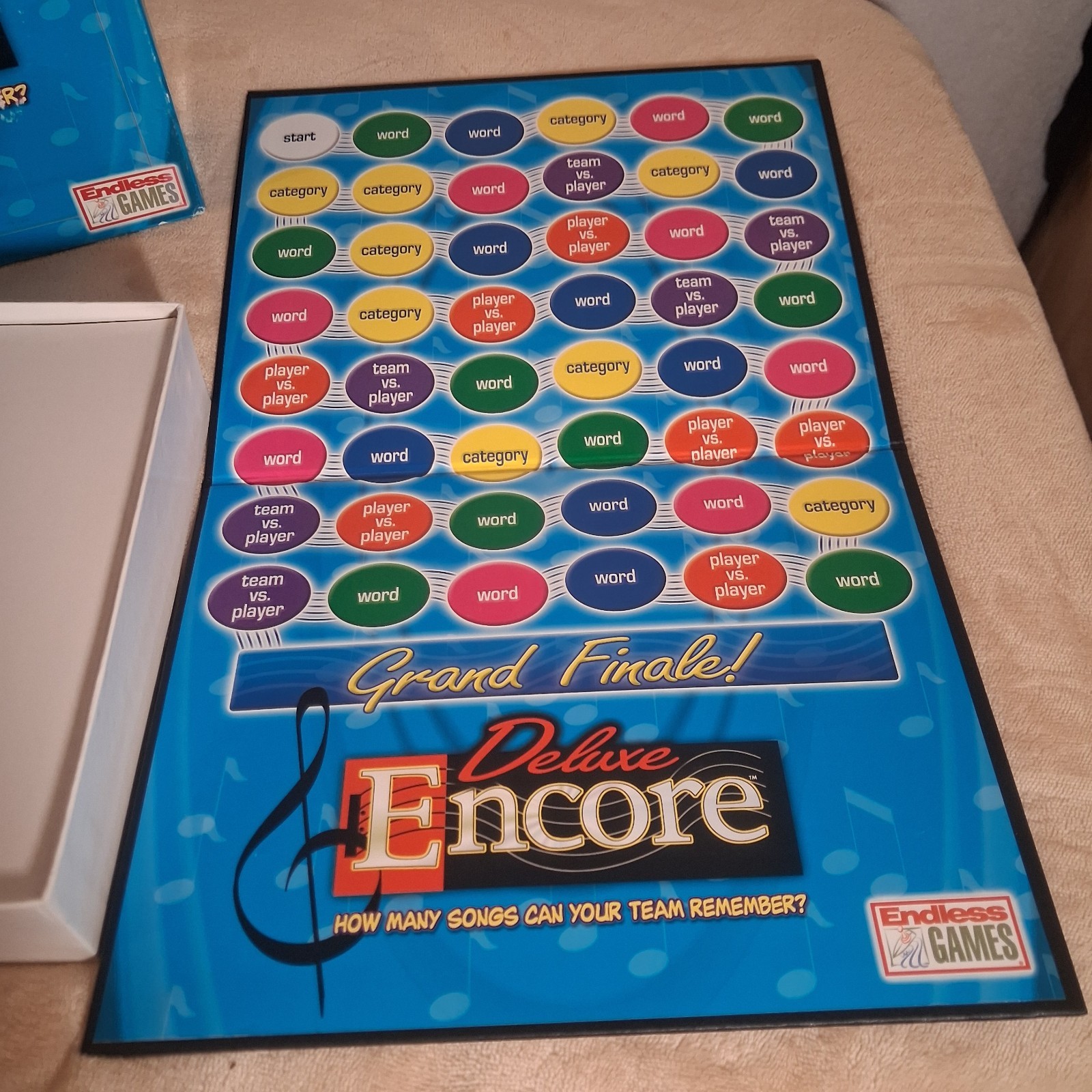 Deluxe Encore Board Game Endless Games Singing Music Party Trivia Song COMPLETE