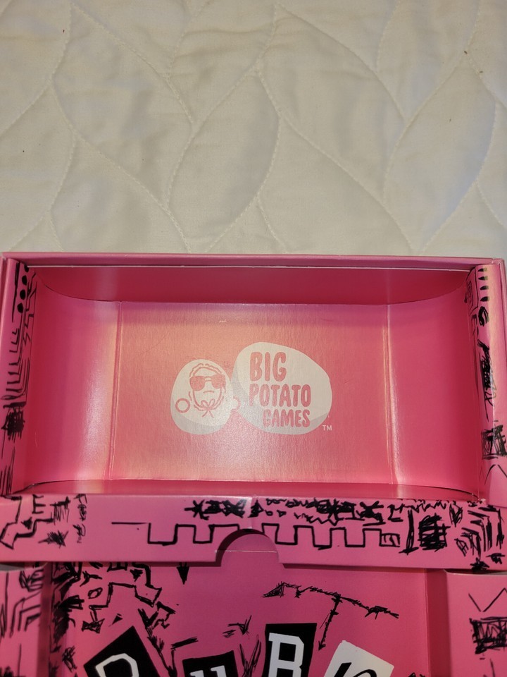MEAN GIRLS – Burn Book A Party Game Board Game, Get In Losers, We’re Playing, VG