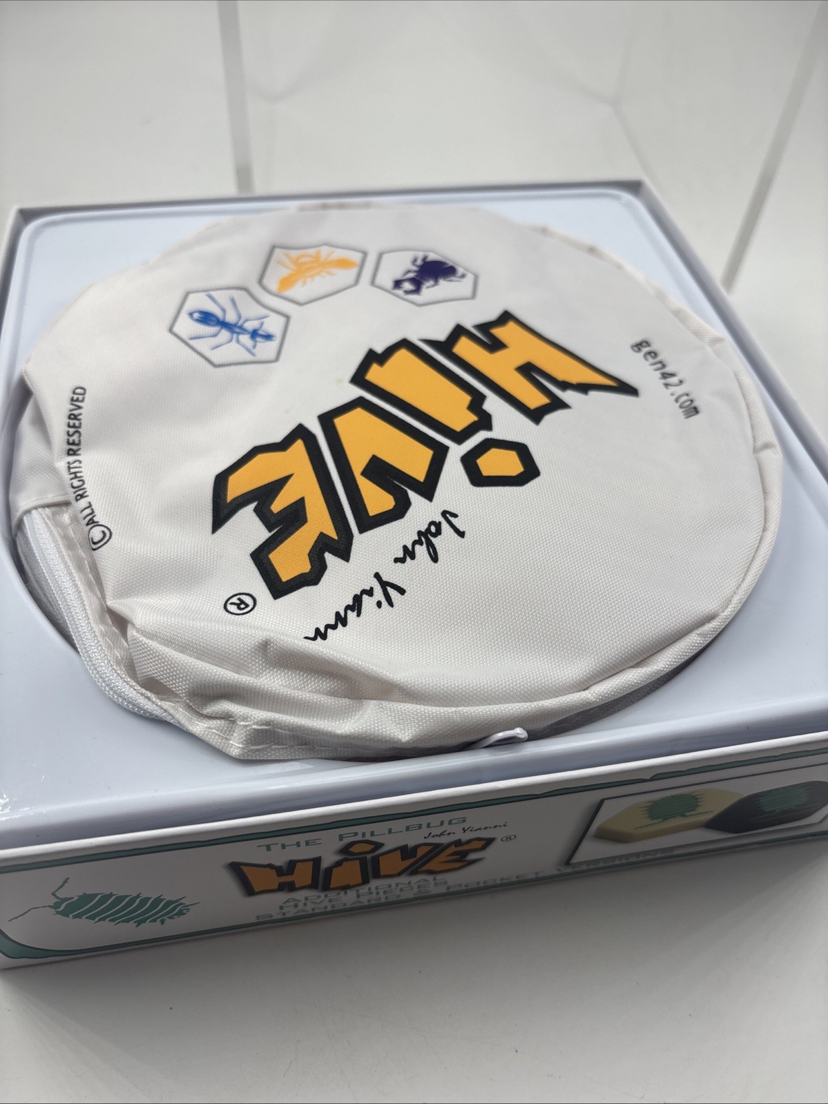 HIVE Game Crawling With Possibilities Award Winning NEW open Box Board Game