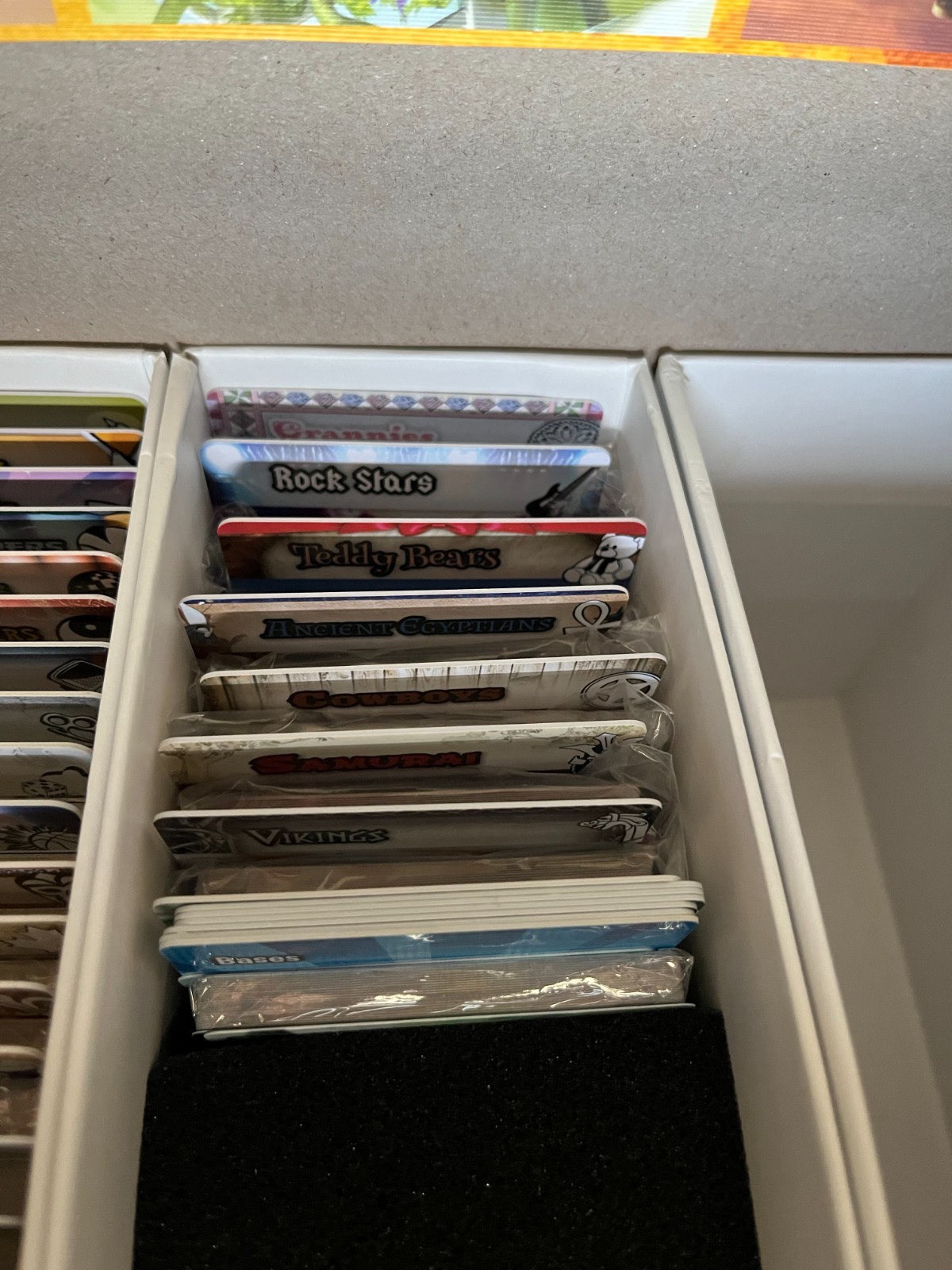 Smash Up: The Bigger Geekier Box + Marvel + 13 Expansions + Penguins + Sheep