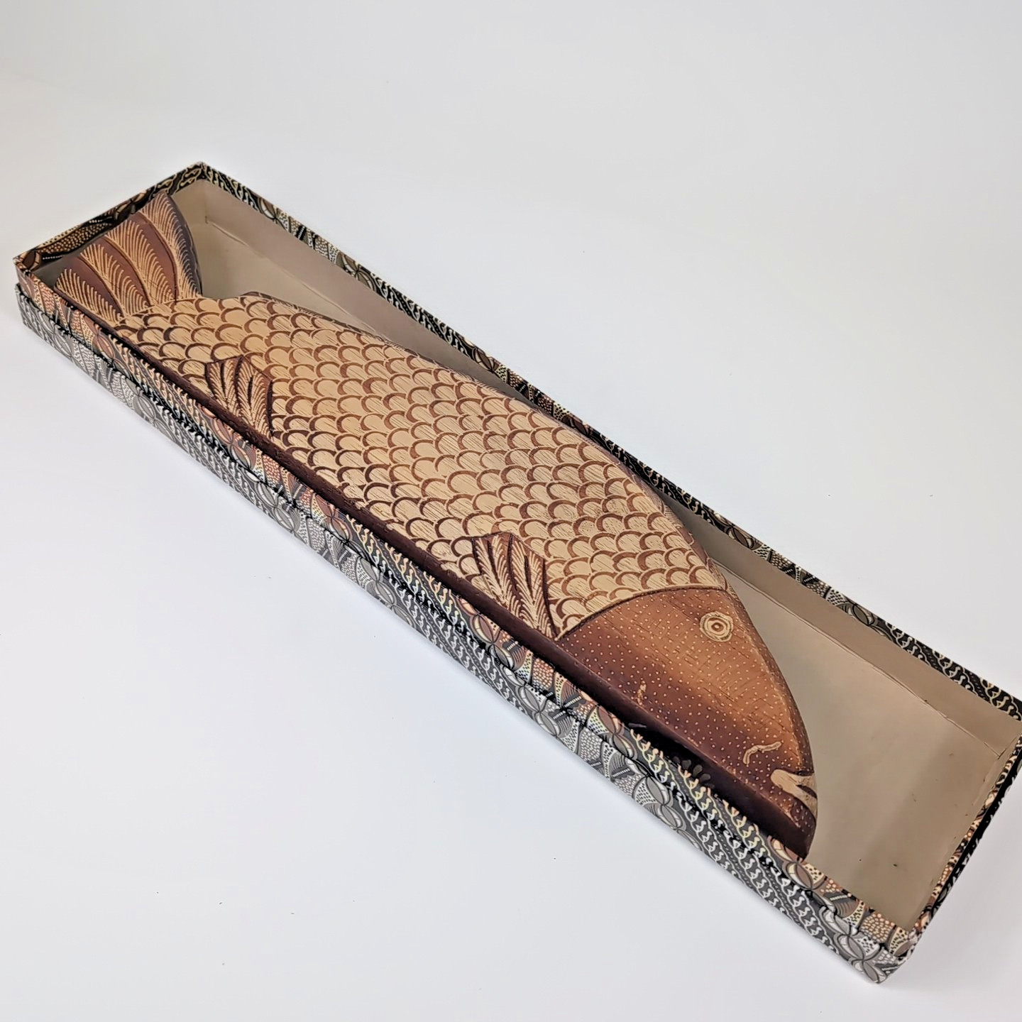 VTG Handmade Painted Fish Mancala Board Wood Shell Kalah Dakon Congklak Folk Art