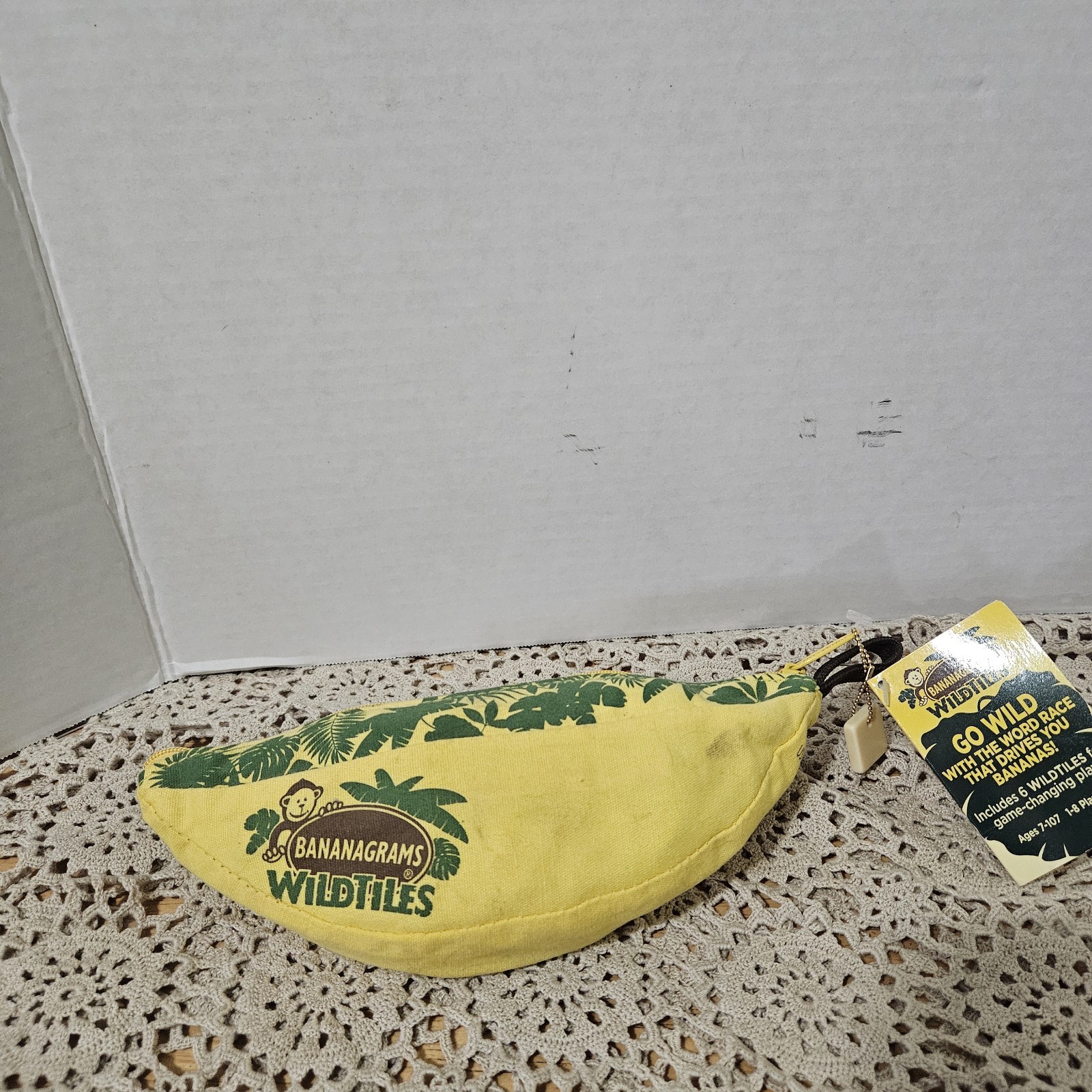 Bananagrams WildTiles Word Game Animals Theme Zippered Pouch & Letter Tiles