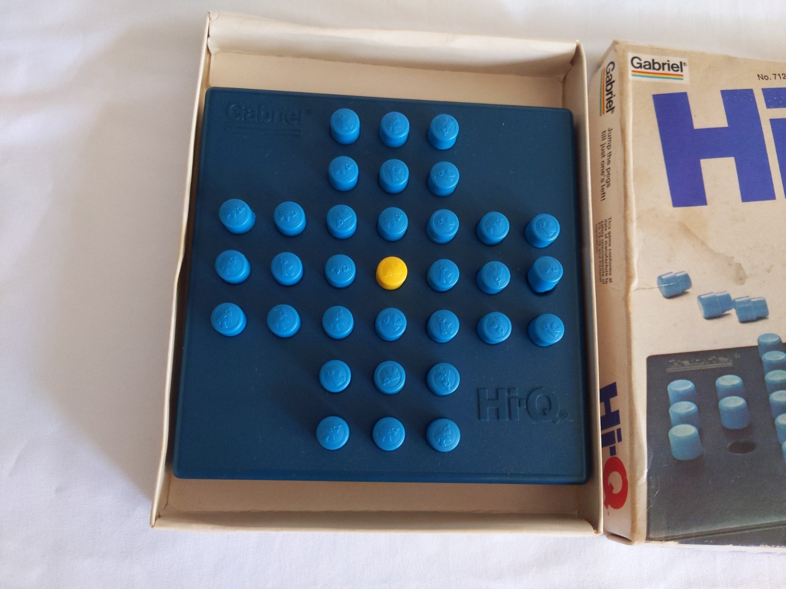 Vintage Gabriel HI Q 7120 Solitaire Peg Game 1978 Complete Favorite Travel Games