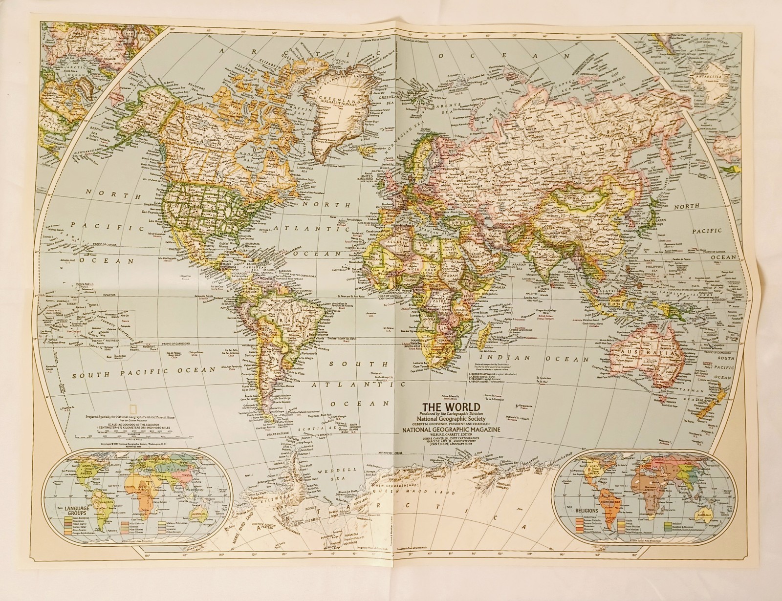 Vintage National Geographic Board Game Global Pursuit 1987 World Map Complete