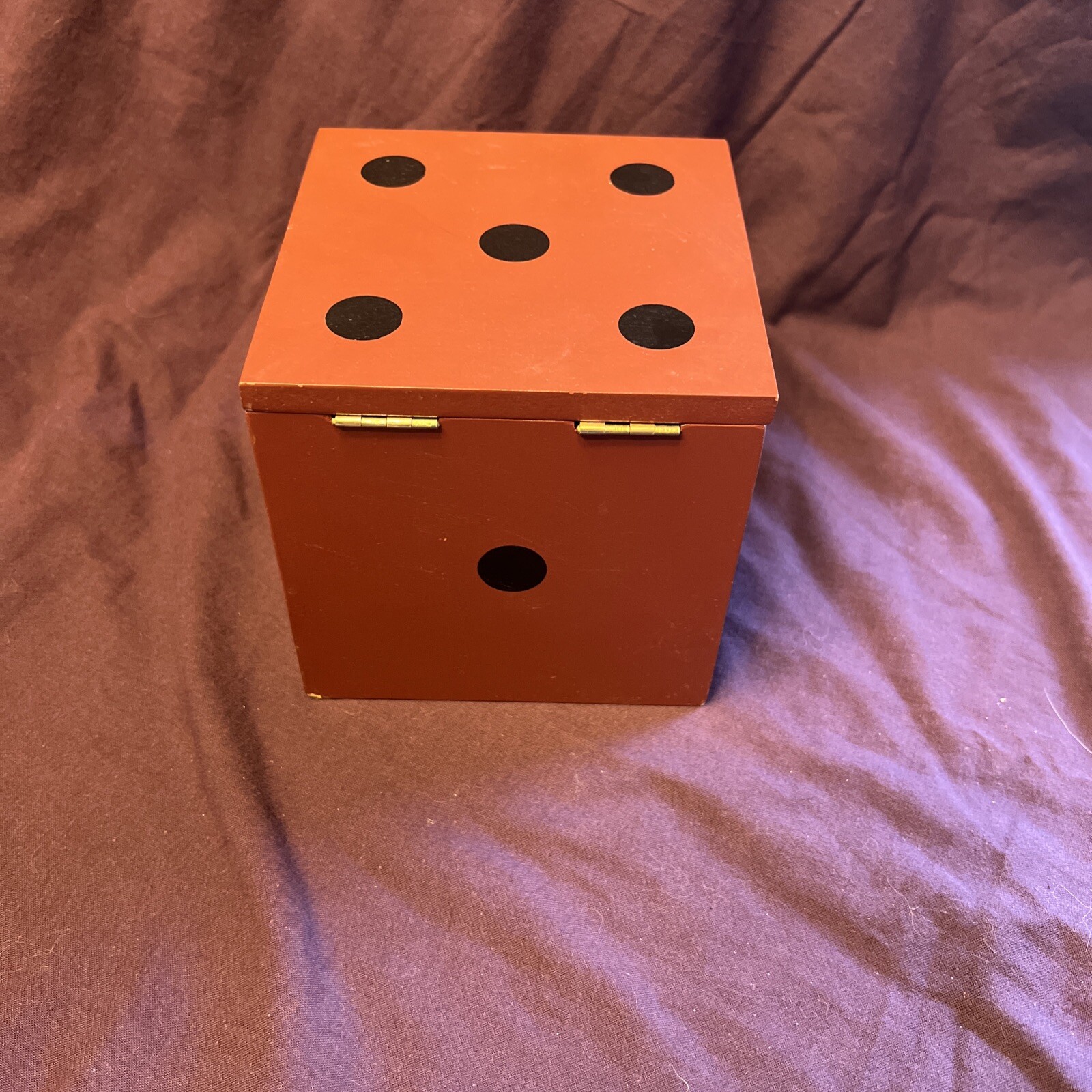 Front Porch Classics – LIAR’S DICE – A Classic Bluffing Game