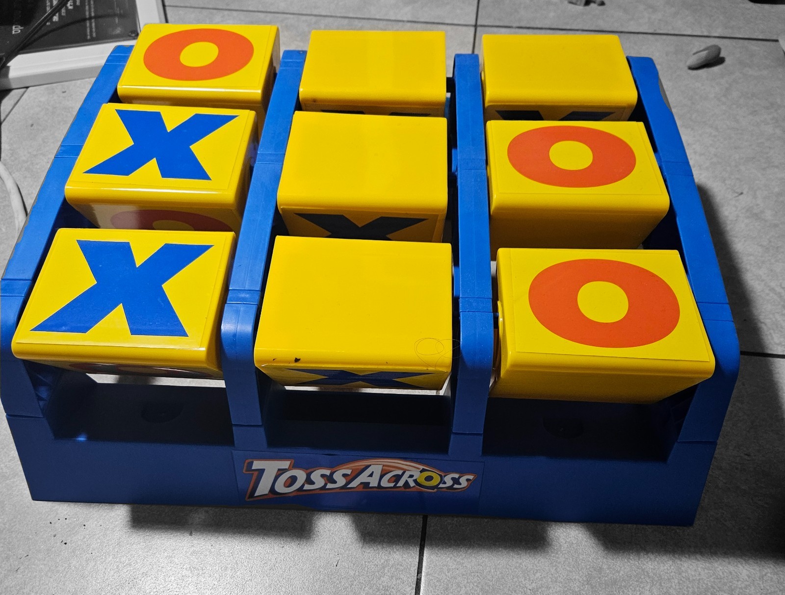 Cardinal Toss Across Game Large multi-player, uses strategy and fun with hand ey