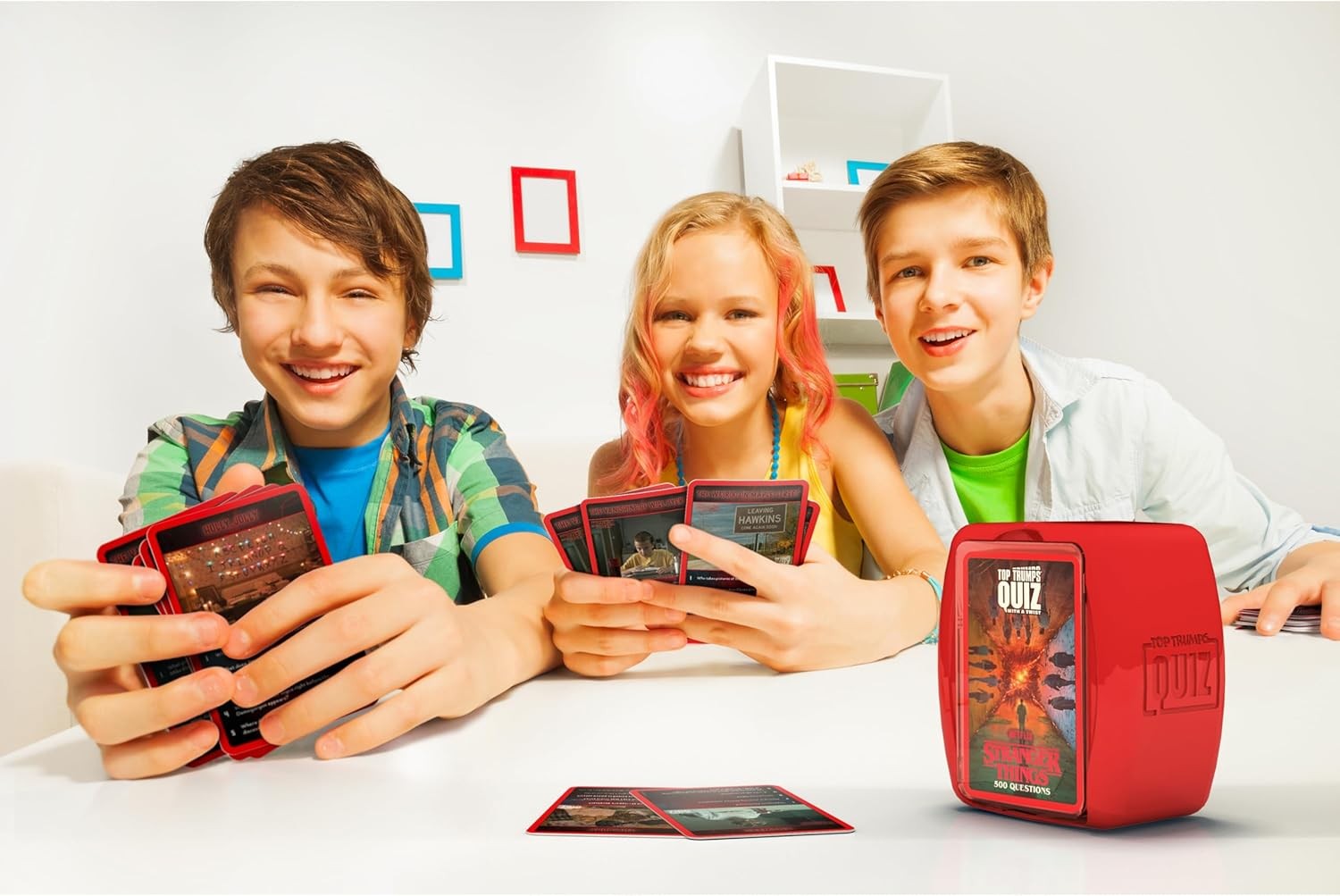 Top Trumps Stranger Things: Quiz Games – Trivia Quiz – Teen Games – Great Travel