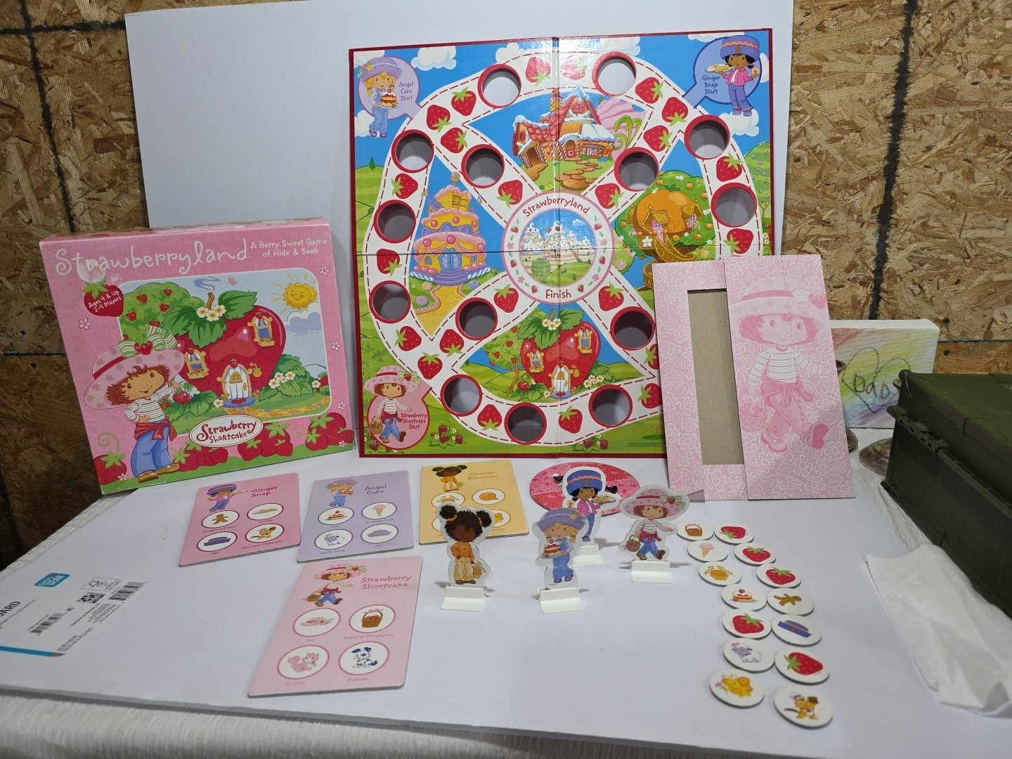 Strawberry Shortcake Strawberryland A Berry Sweet Game Roseart 2003 Vtg