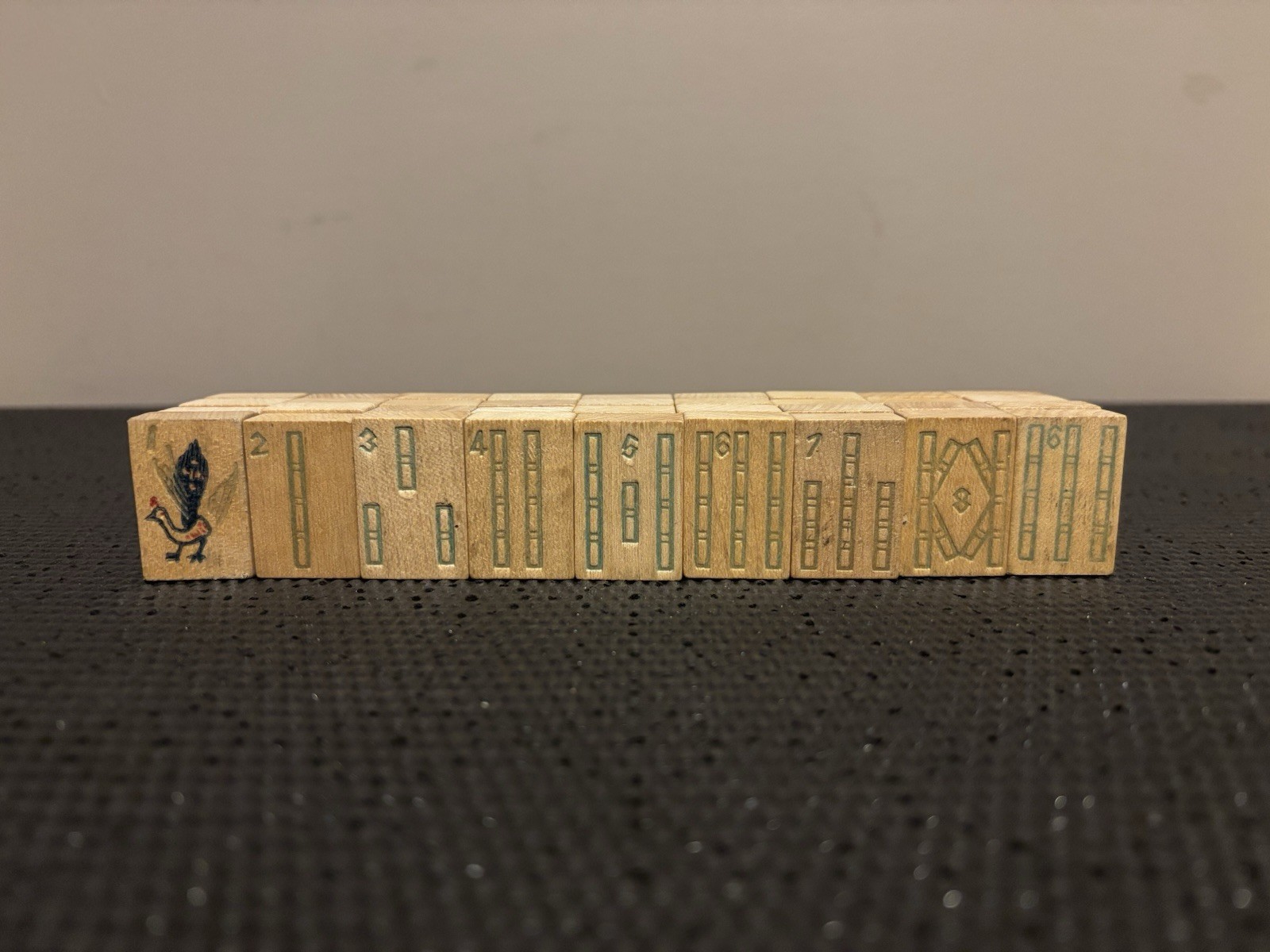 Vintage 1923 Parker Brothers Mah-Jongg 139 Wooden Celluloid Tiles 97% Complete