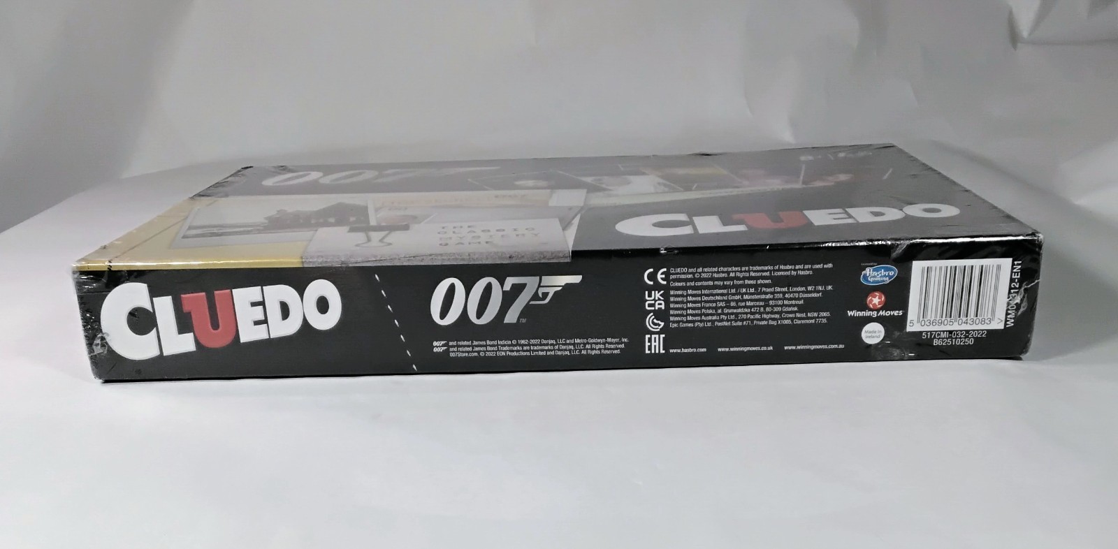 New Hasbro Cluedo 007 James Bond Indicia Classic Mystery Board Game Age 8+