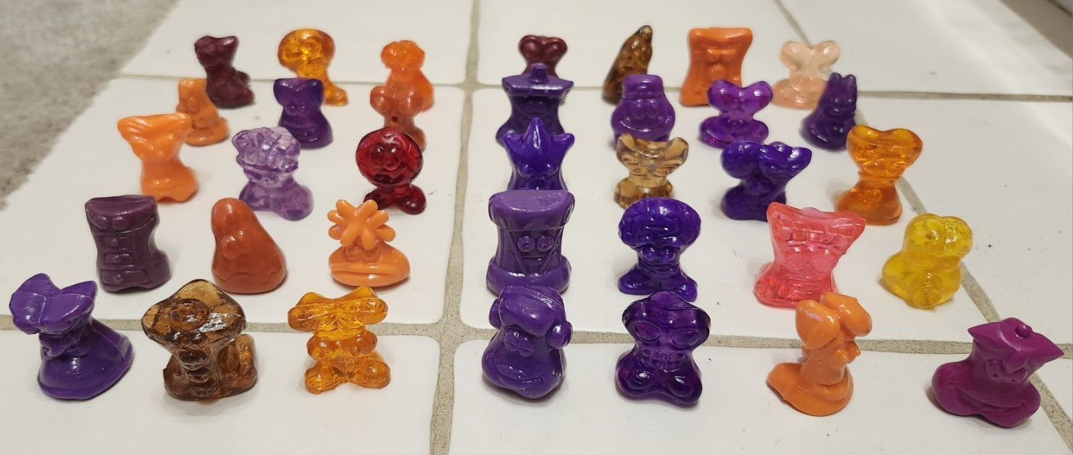 Crazy BONES Gogo’s Crazy BONES Monsters Mixed Figures Ages 5-7 (32 figurines)