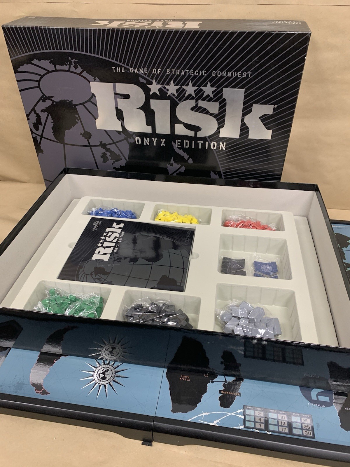 2009 Risk Onyx Edition Strategy Board Game Exclusive Barns & Noble 100% Complete