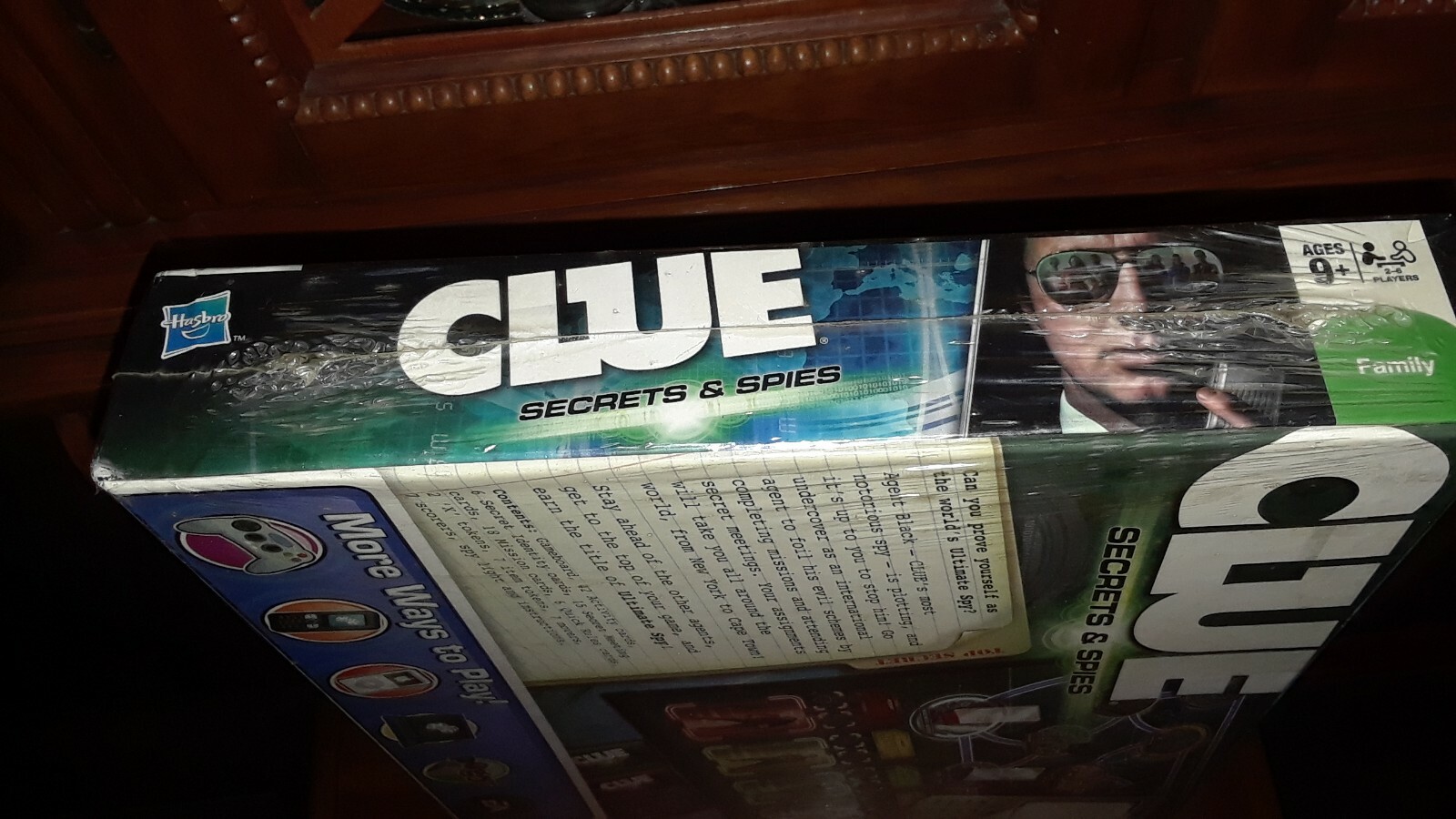 2009 VTGE. HASBRO CLUE SECRETS & SPIES GAME NEW SEALED Espionage Secret Agents