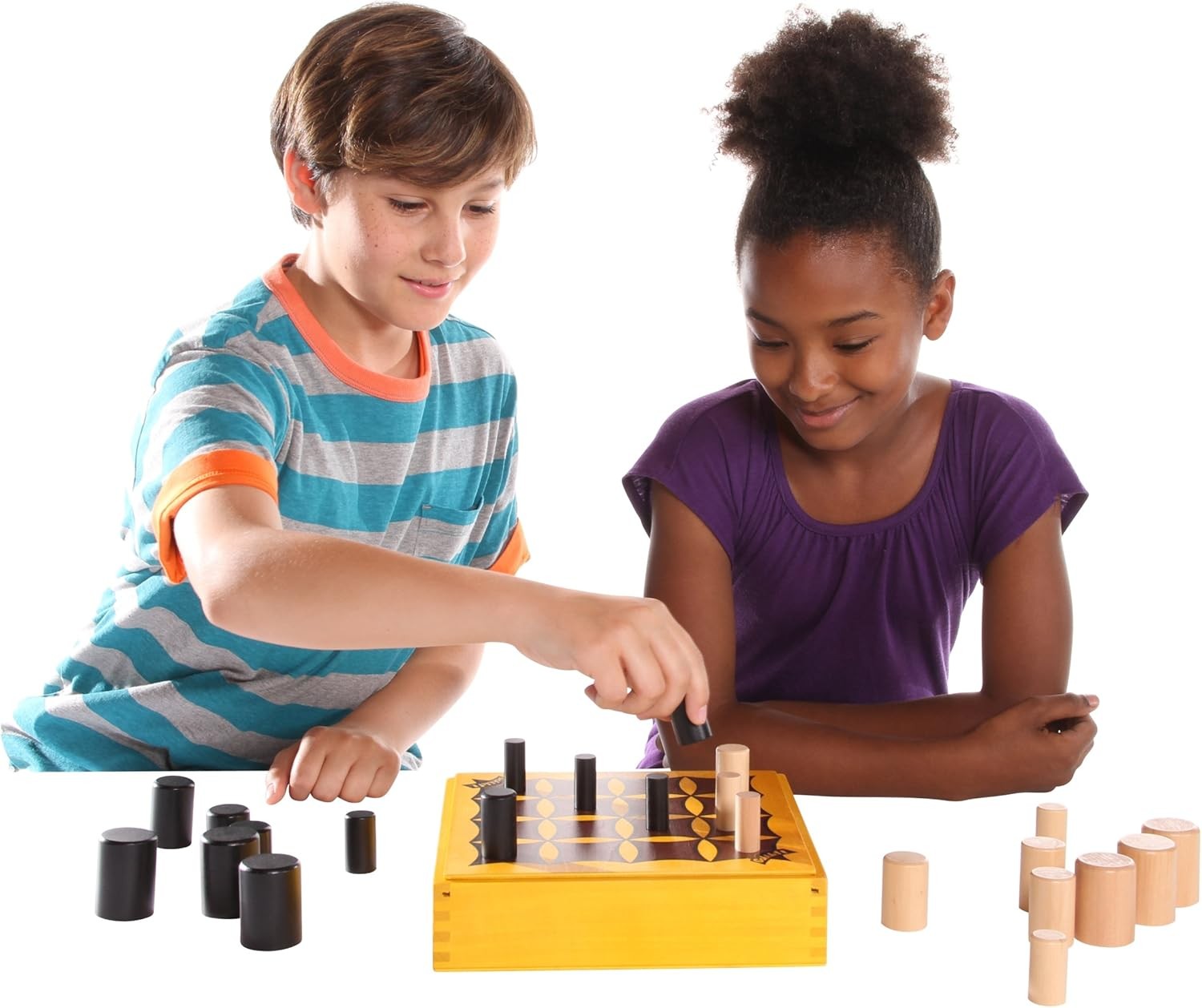 Blue Orange Games Abstract Strategy Gobblet 2 Player Board Game for Ages 7 Above