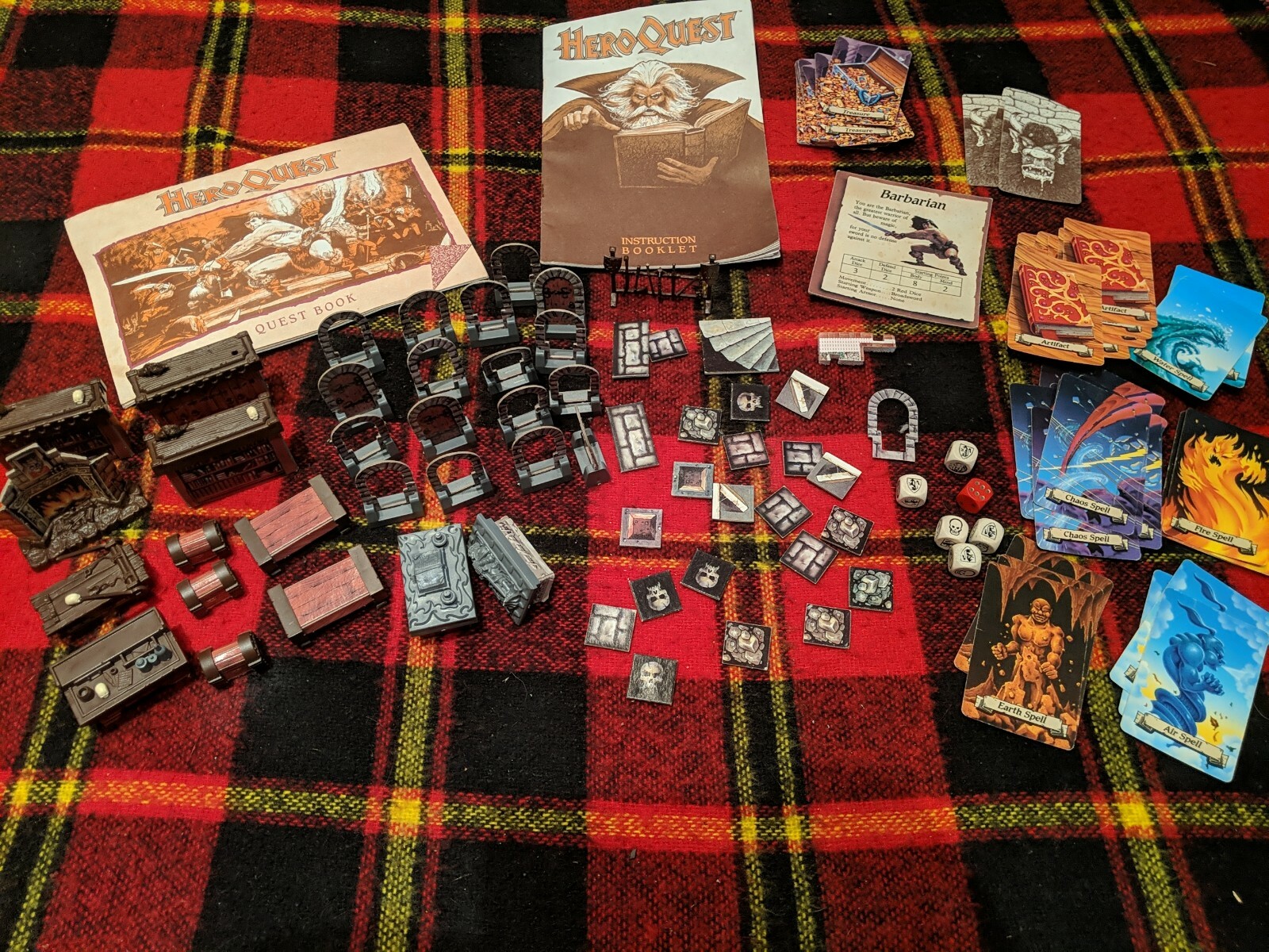 HEROQUEST Replacement Cards, Furniture, Figures (See pic 2 for more) incomplete