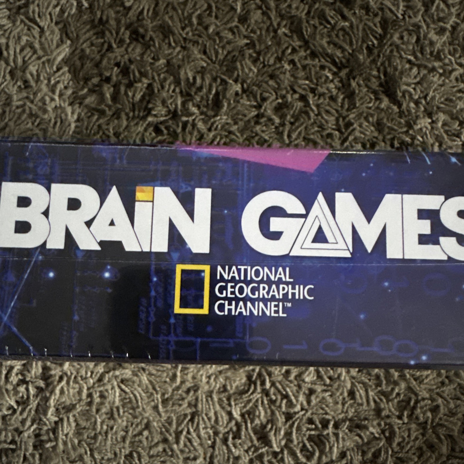 National Geographic Brain Games Board Game 192 Challenge Cards Ages 14+