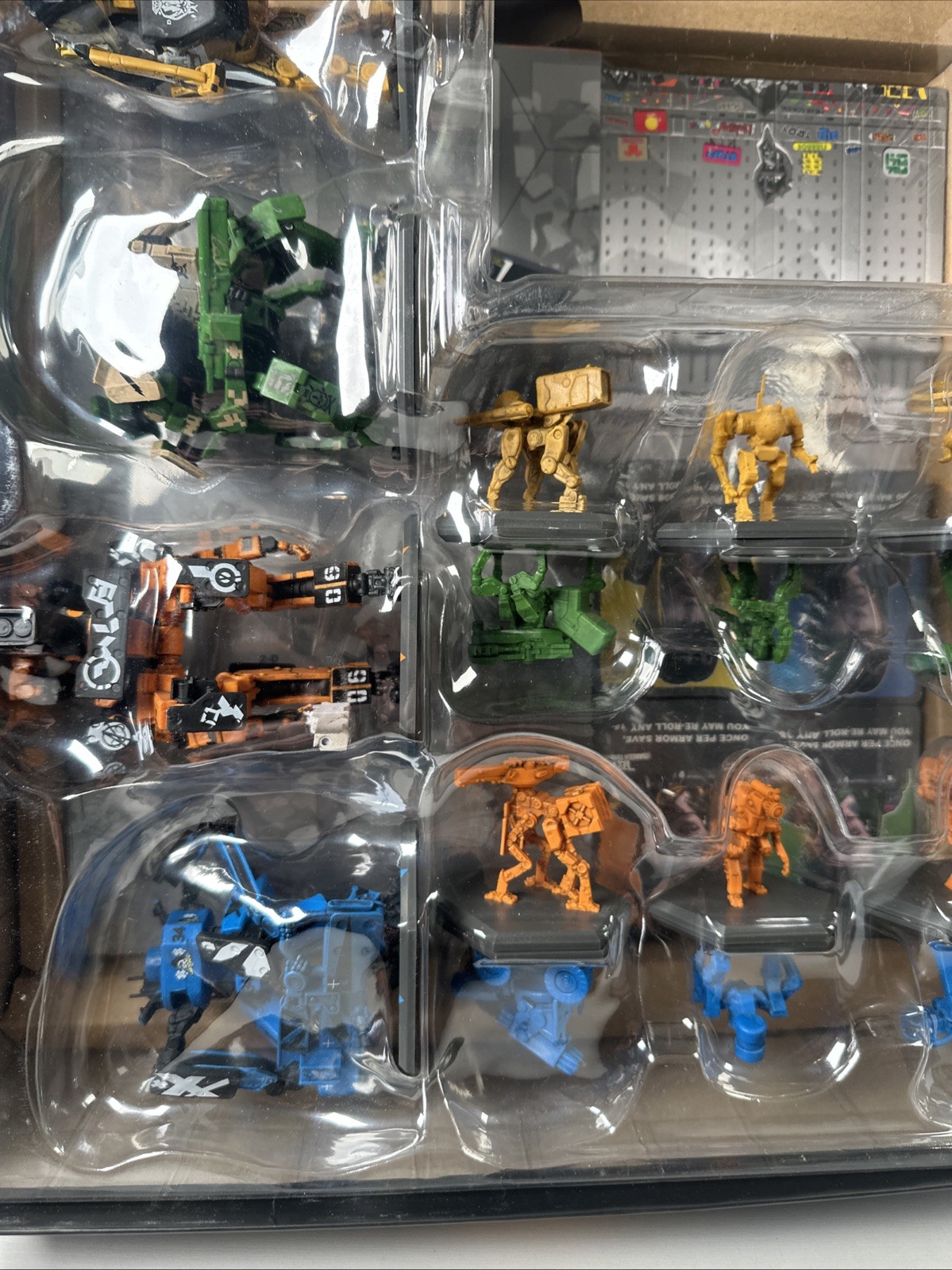 GKR Heavy Hitters Strategy Board / Miniatures Game Weta Workshop Cryptozoic