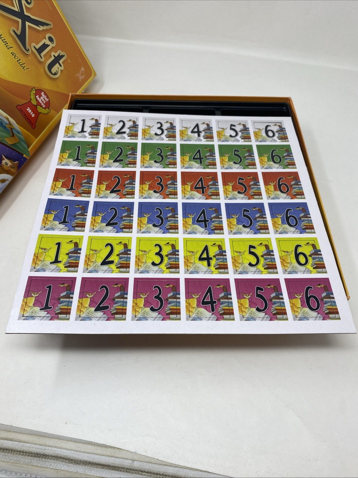 Dixit Board Game A Picture Is Worth A Thousand Words 2015 (B123) Complete