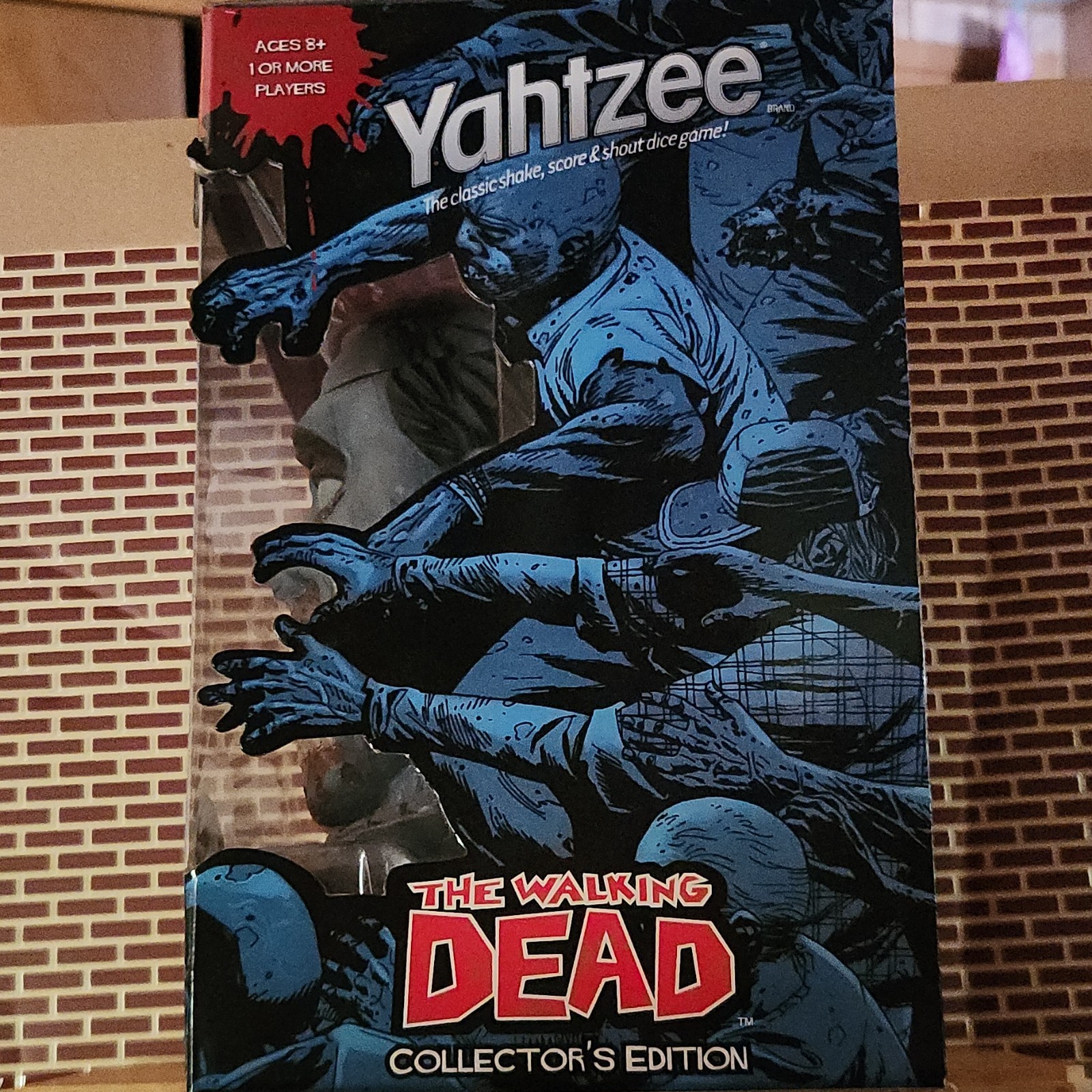Yahtzee The Walking Dead Collector’s Edition Dice Game 2014