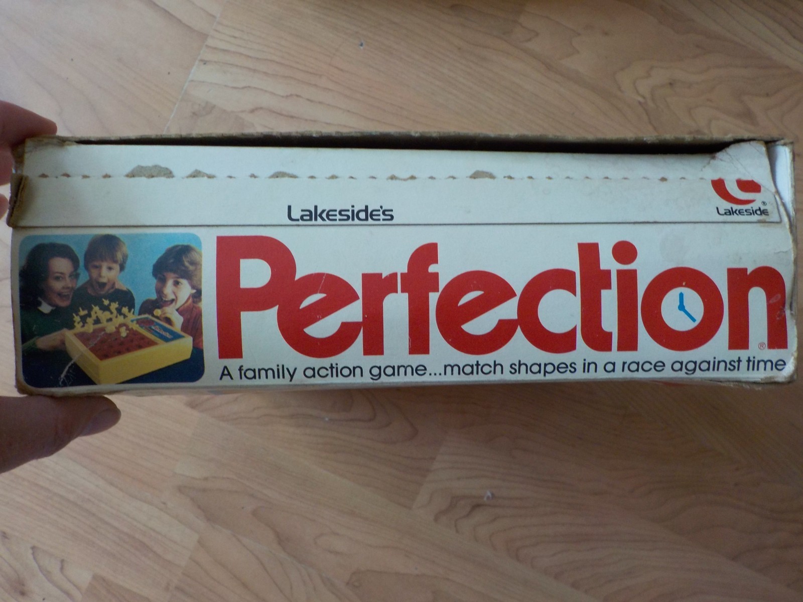 LAKESIDES PERFECTION GAME FOR ANY NUMBER OF PLAYERS MATCH SHAPES BEFORE IT POPS