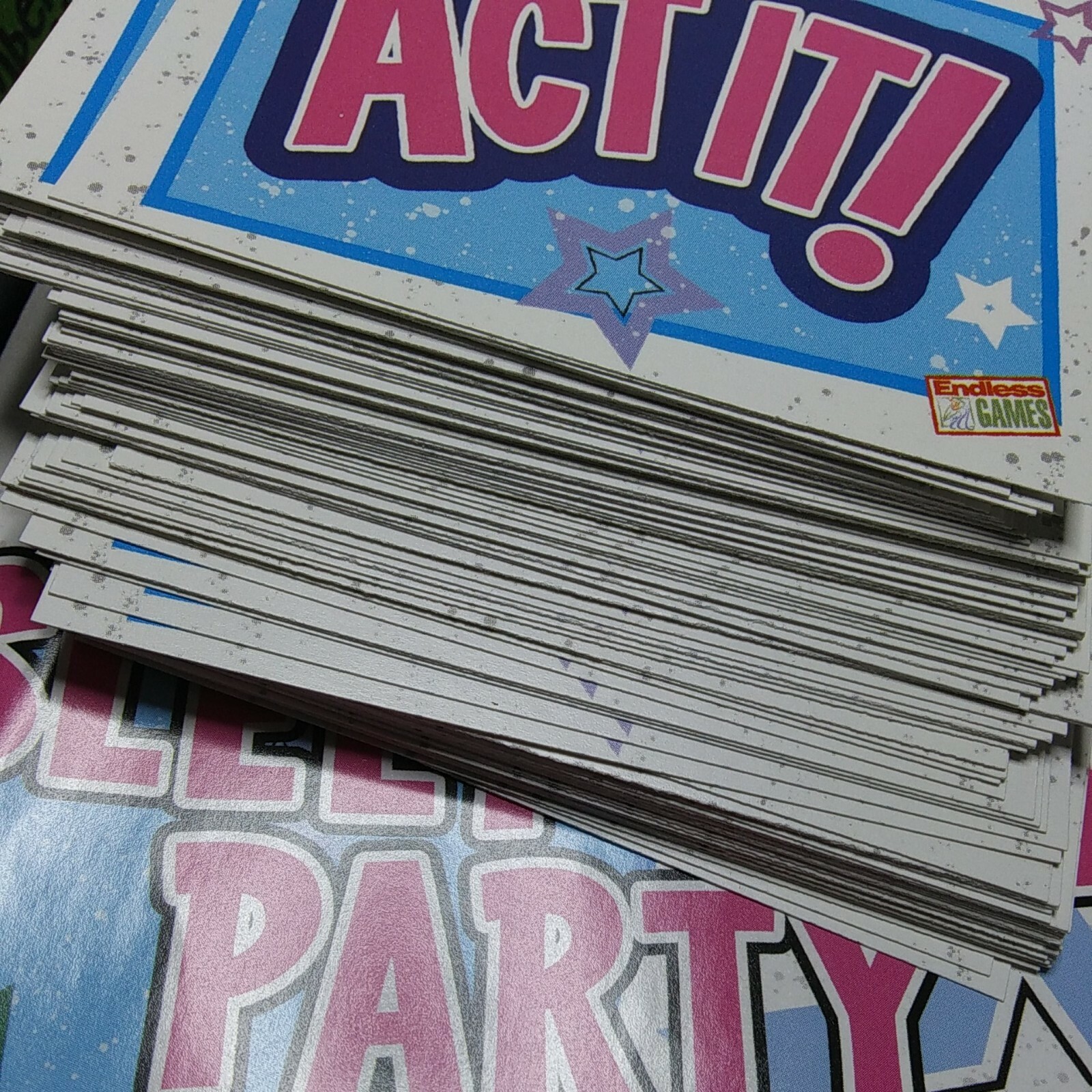 2014 Gigglicious Endless Games, ” Sleepover Party Game” Ages 8 + 3+ Players