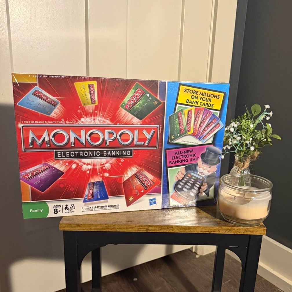 ✨Hasbro Monopoly Electronic Banking Board Game Ages 8+ 2+ Players✨