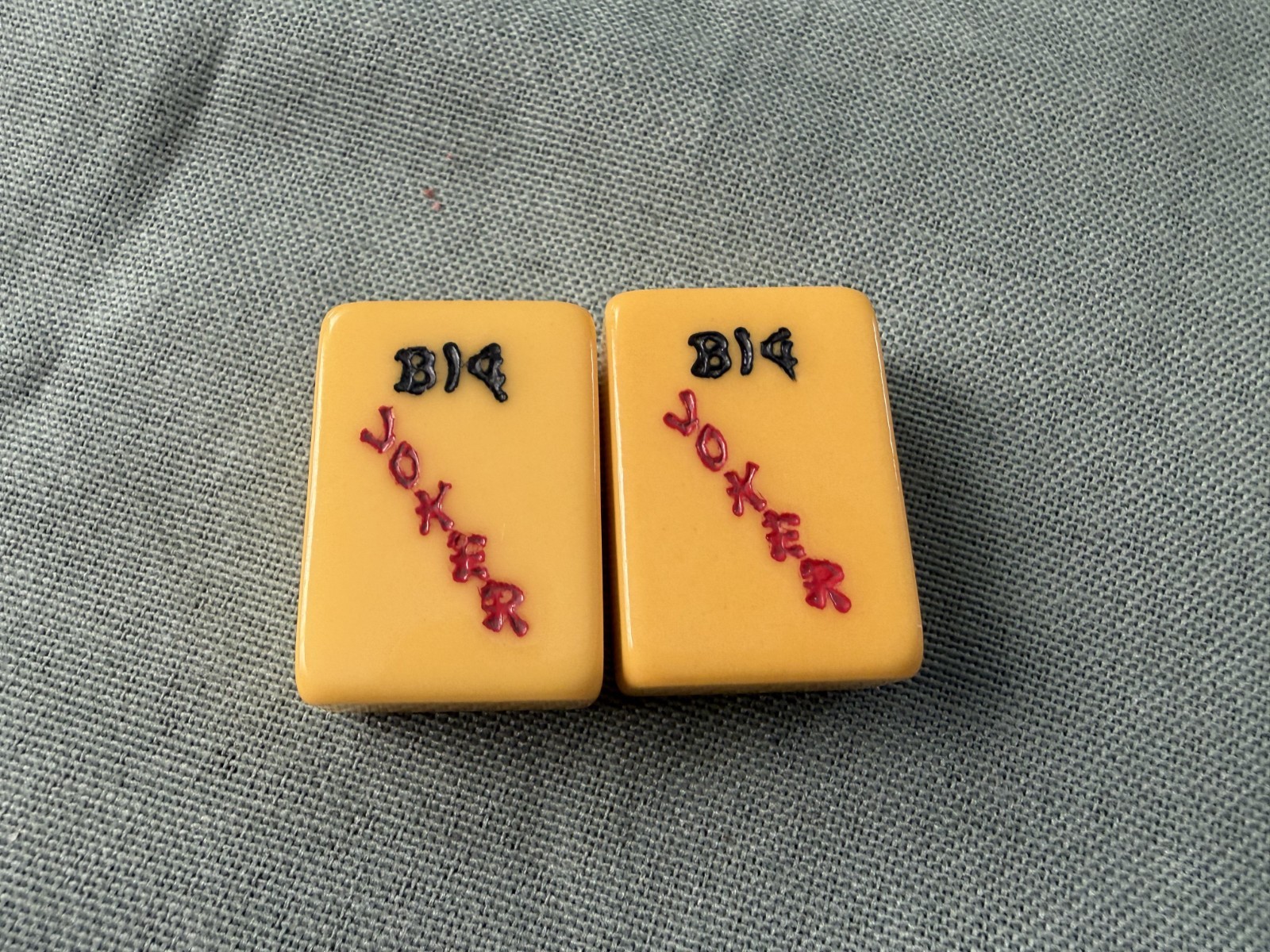 Vintage Mahjong Set Butterscotch Bakelite Tiles & 4 Multicolor Racks